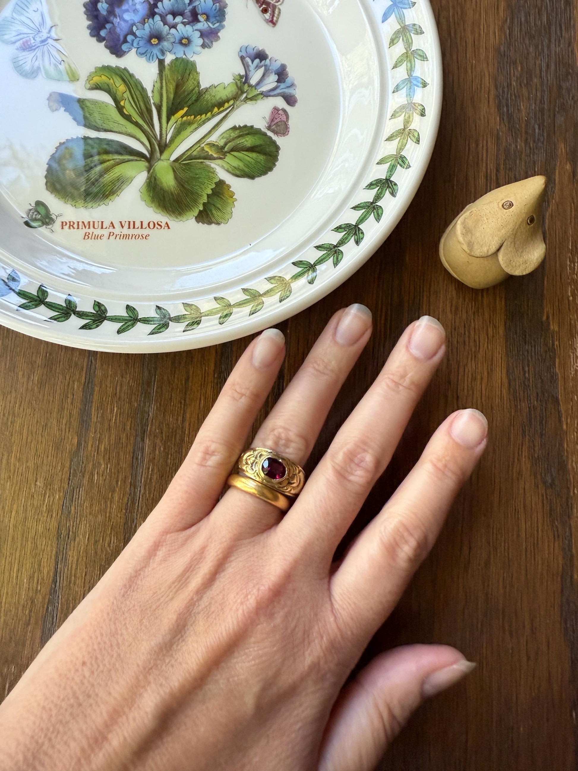GARNET Victorian Antique Chunky FLORAL Wide Band 18k Gold Ring French Embossed Roses Purple East West Bezel Set Stacker Heavy Romantic Gift