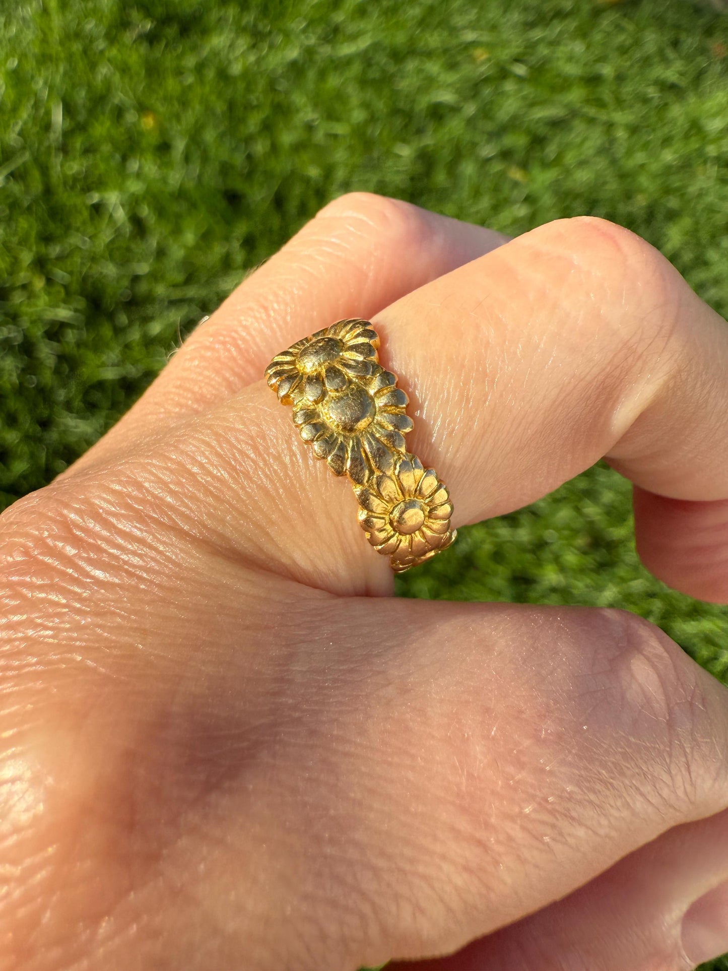 Rare Daisy Chain French Antique Figural 18k Gold Ring Floral Art Nouveau Belle Epoque Love Gift 7 Flower Wide Wedding Eternity Band Stacker