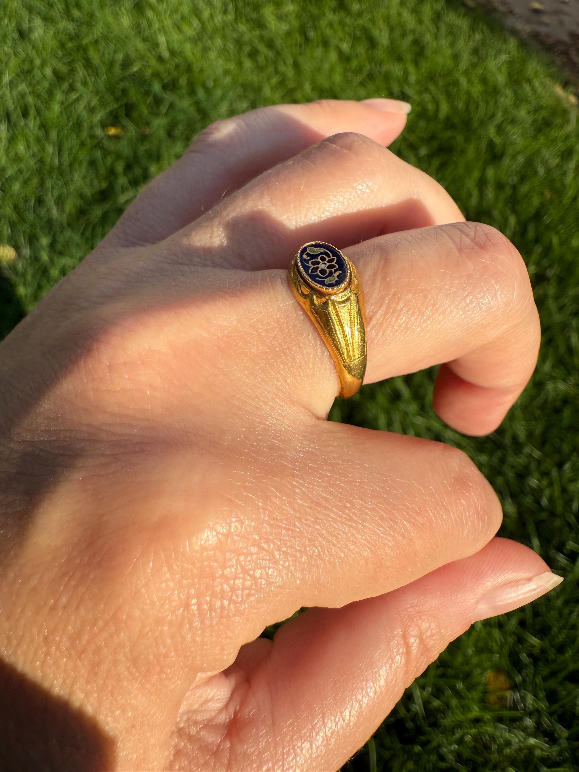 FLOWER Antique Blue Green Enamel Signet Ring 18k Gold Piecrust Linear Wide Band Shank Floral Figural Stacker Romantic Gift
