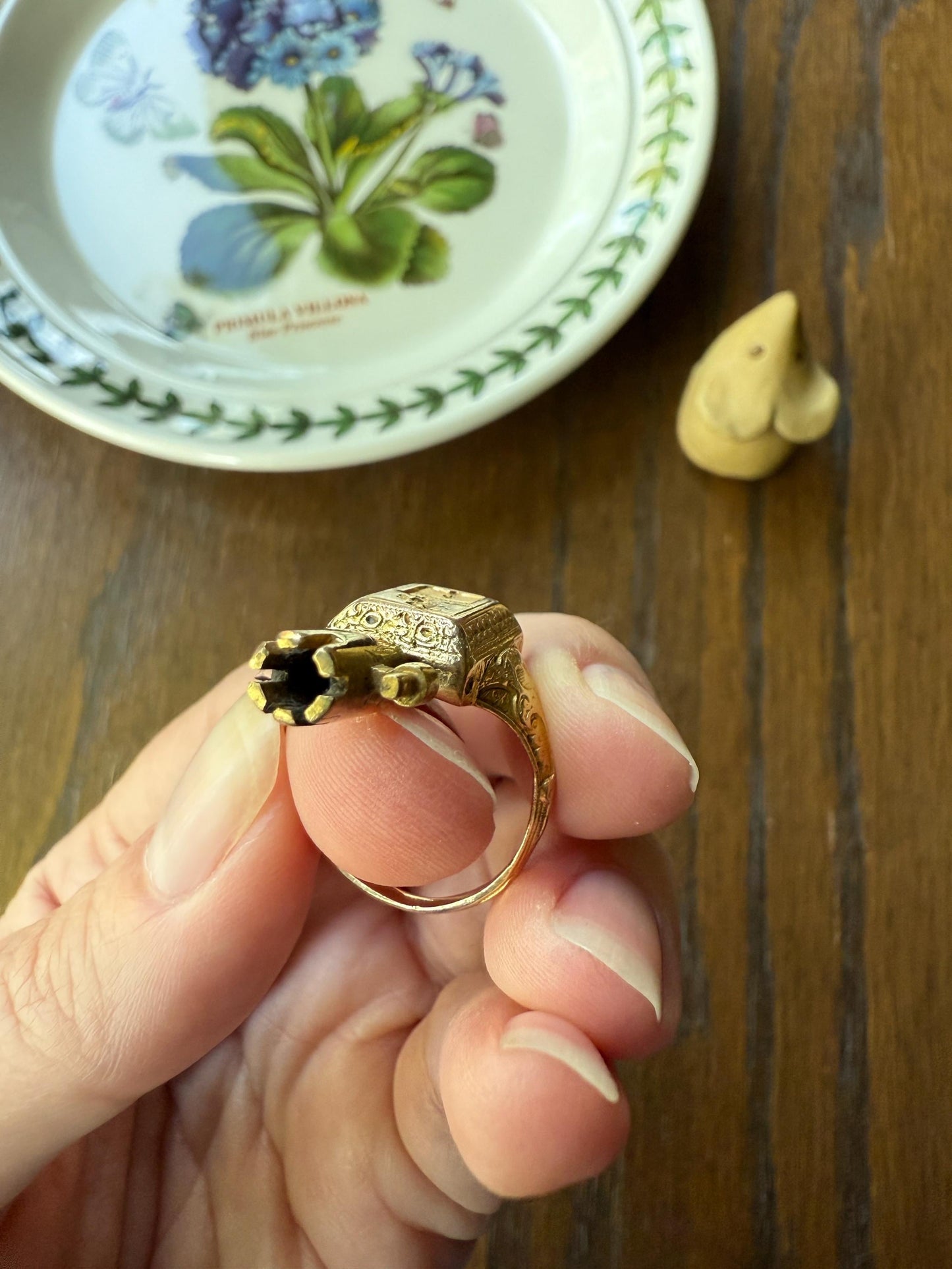 SECRET Hidden Key SIGNET Ring Heraldic Coat of Arms HEAVY 12g 18k Gold Unisex Wax Seal Historic Rare Stacker Goat Flower Clover Banner Crest