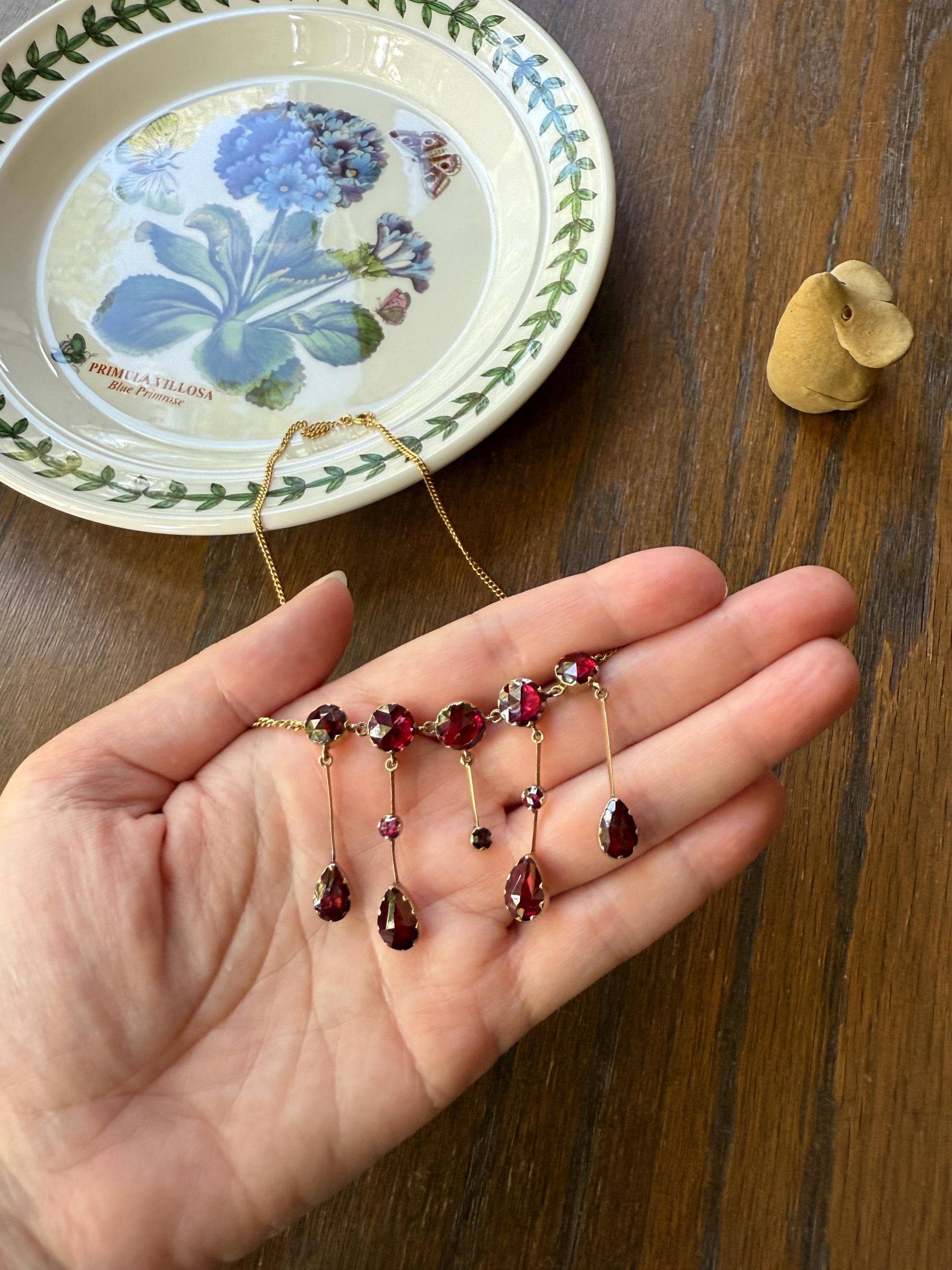 Gorgeous Perpignan GARNET Festoon Necklace Drapery Chain 18k Gold Bezel Set Rose Cut Closed Back Almandine Glowing
