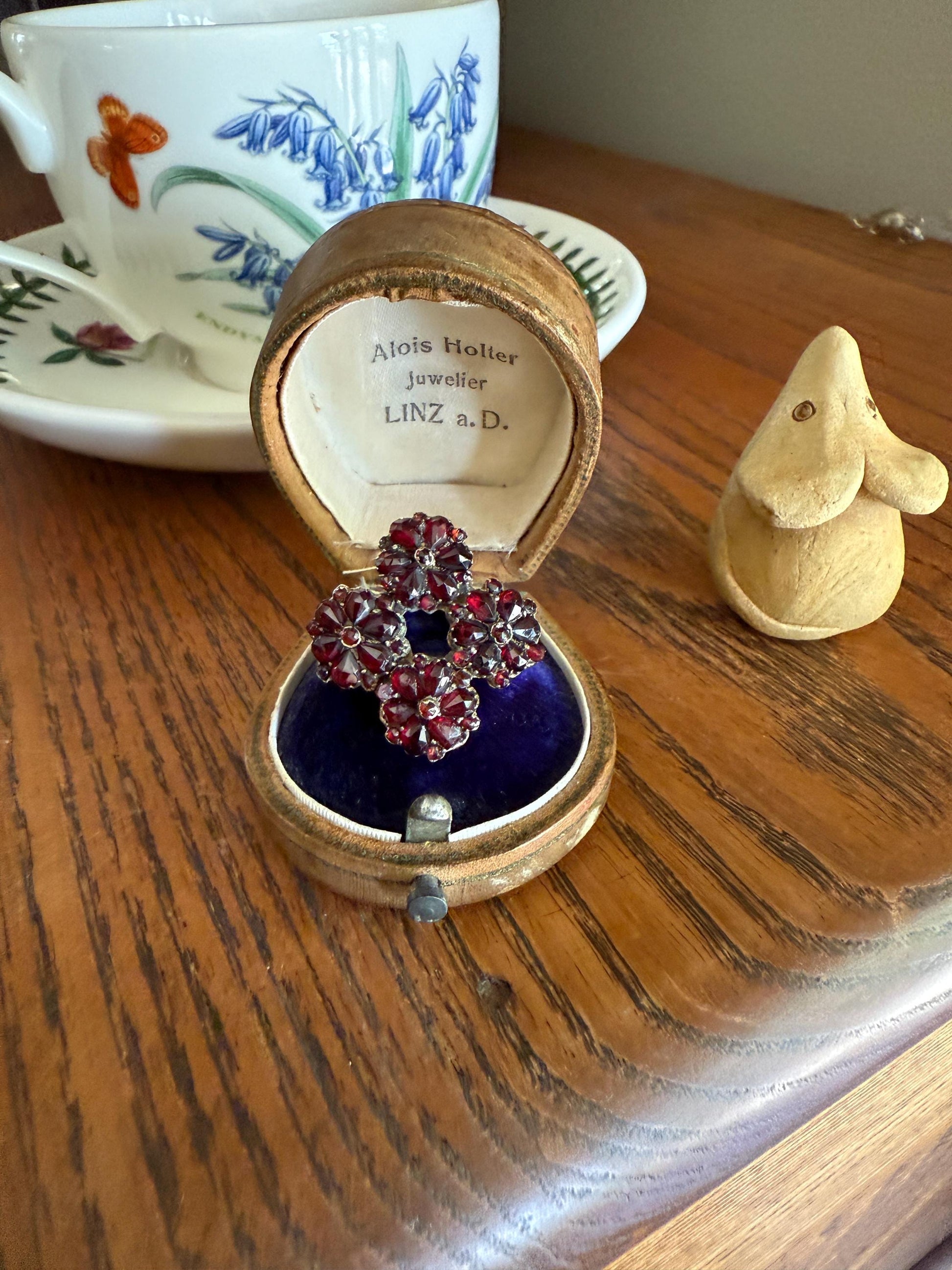 Almost ANTIQUE Pear Red Rose Cut GARNET 4 Floral Clusters RING Large Unique Statement Crimson Glow Gilt Silver Goldwash Cruciform Art Deco
