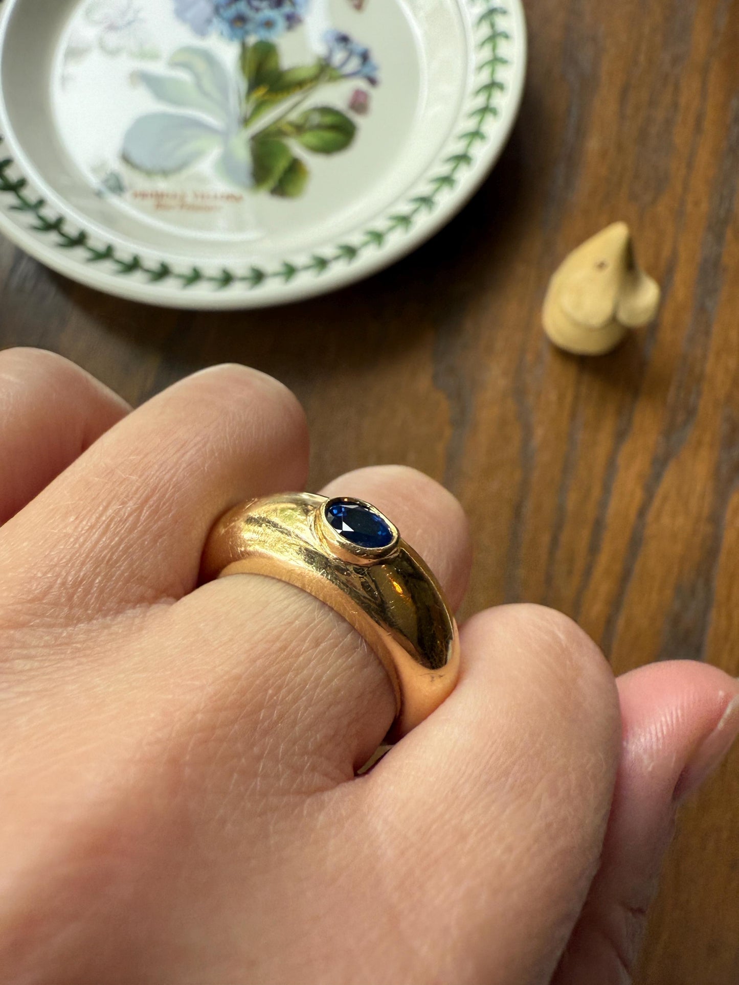 Vintage East West Natural SAPPHIRE Gypsy Ring 8.8g 18k Gold French Glowing Blue Wide Band Extra Chunky Domed Stacker Unisex Man Ring
