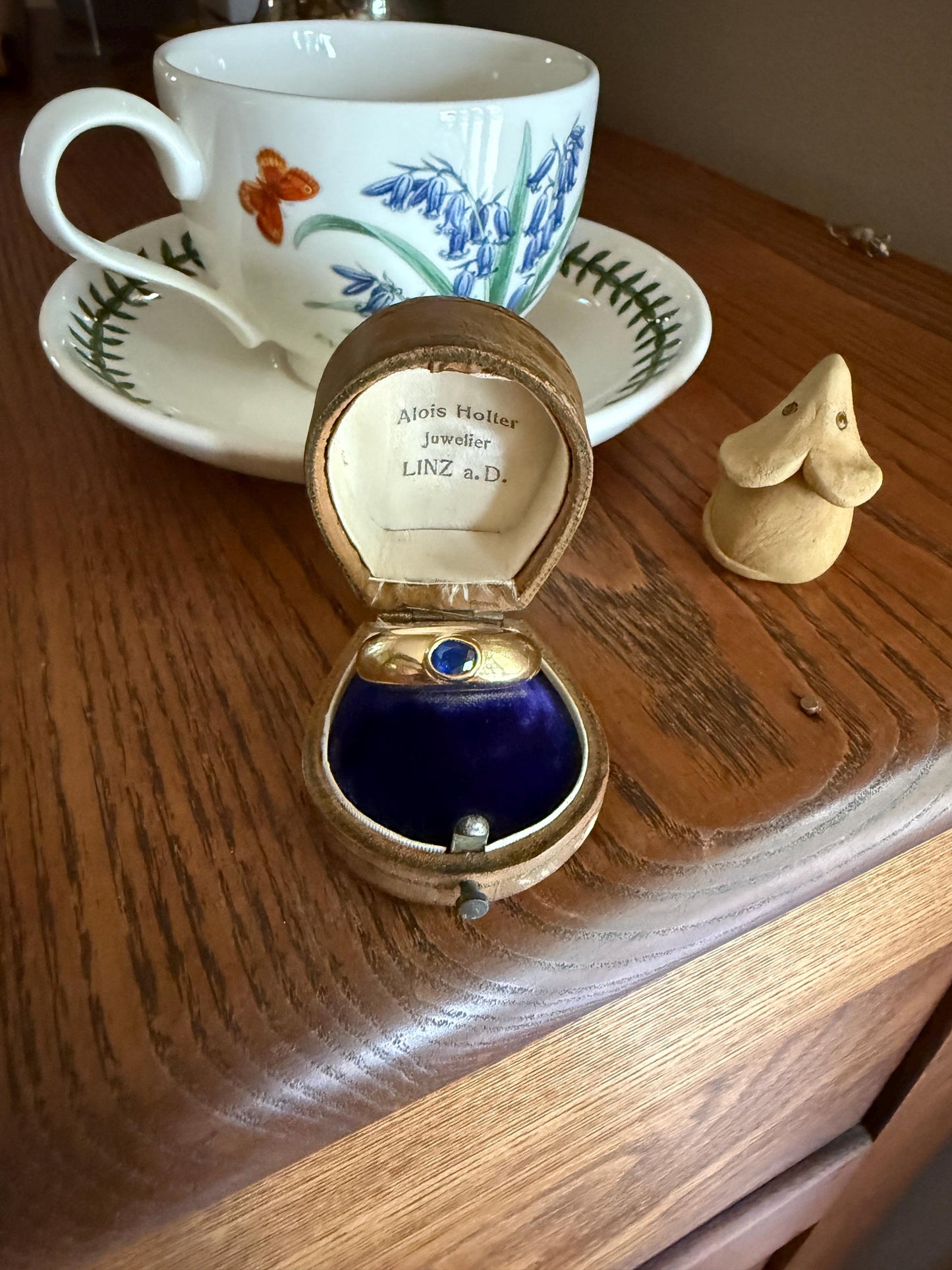 Vintage East West Natural SAPPHIRE Gypsy Ring 8.8g 18k Gold French Glowing Blue Wide Band Extra Chunky Domed Stacker Unisex Man Ring