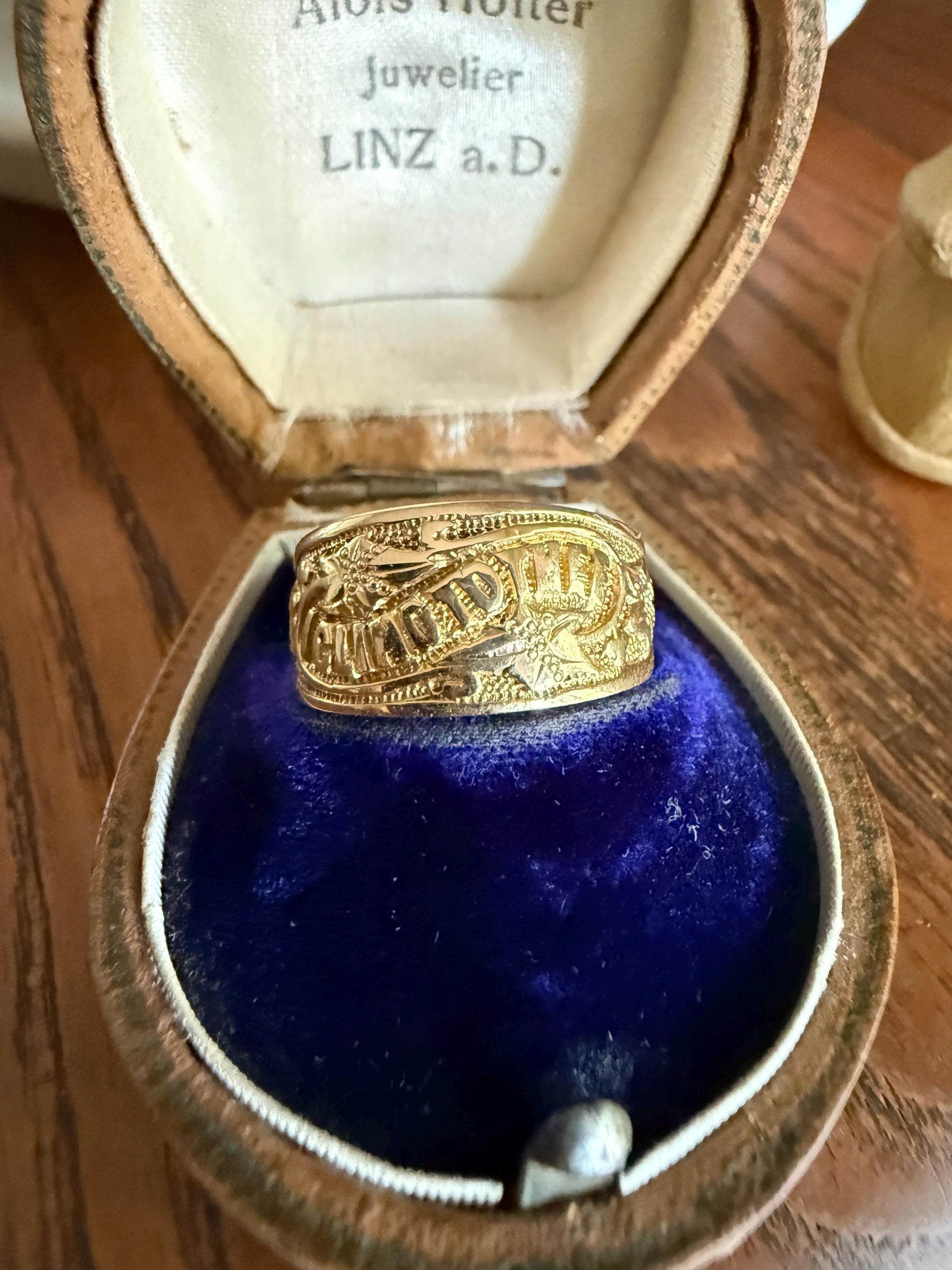 Antique c1879 I CLING to THEE Ivy Wide Band Ring 4.7g 18k Gold Stacker Wedding Posey Engagement Rare Romantic Gift Poesy Buttery Victorian