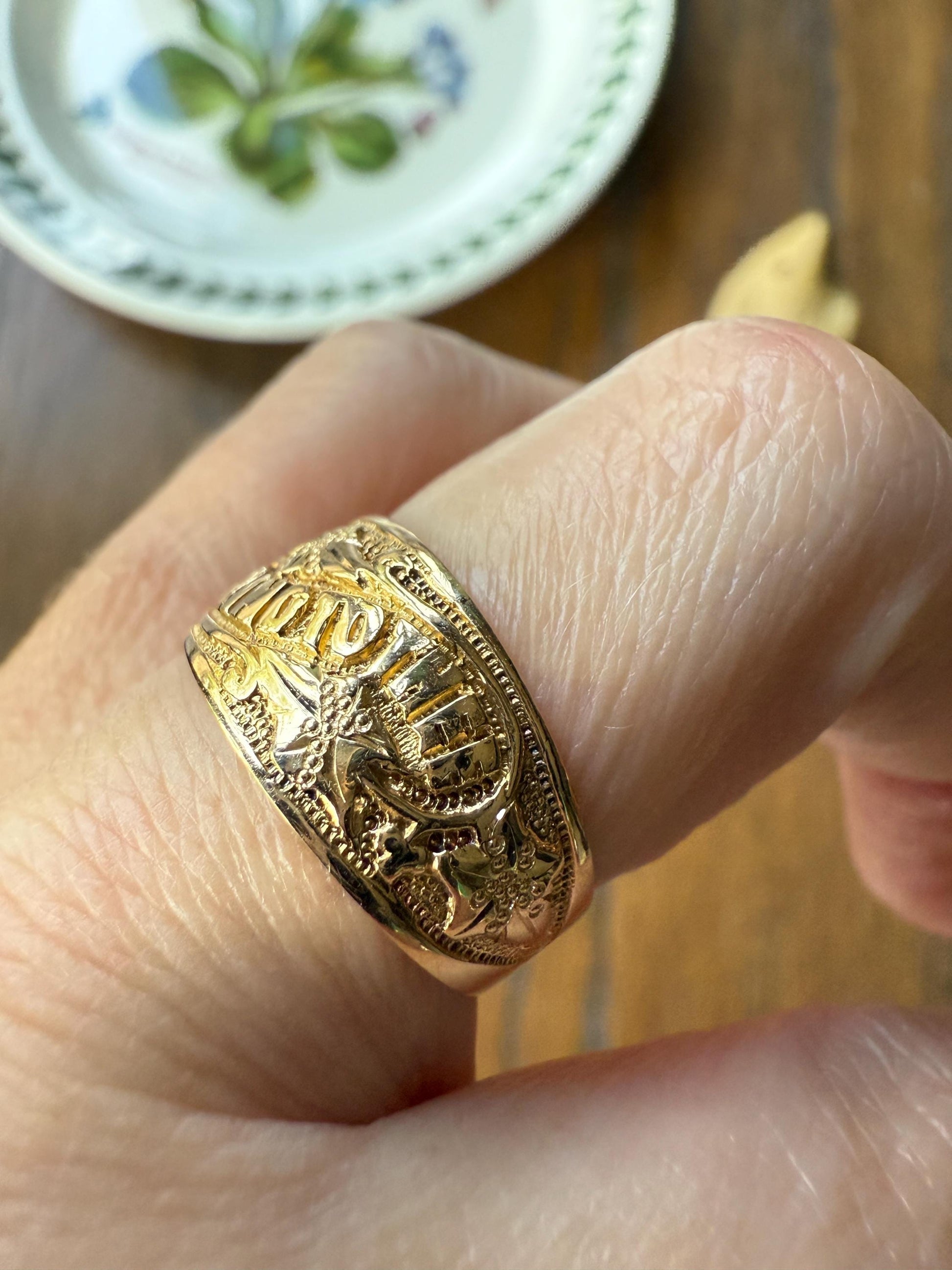 Antique c1879 I CLING to THEE Ivy Wide Band Ring 4.7g 18k Gold Stacker Wedding Posey Engagement Rare Romantic Gift Poesy Buttery Victorian