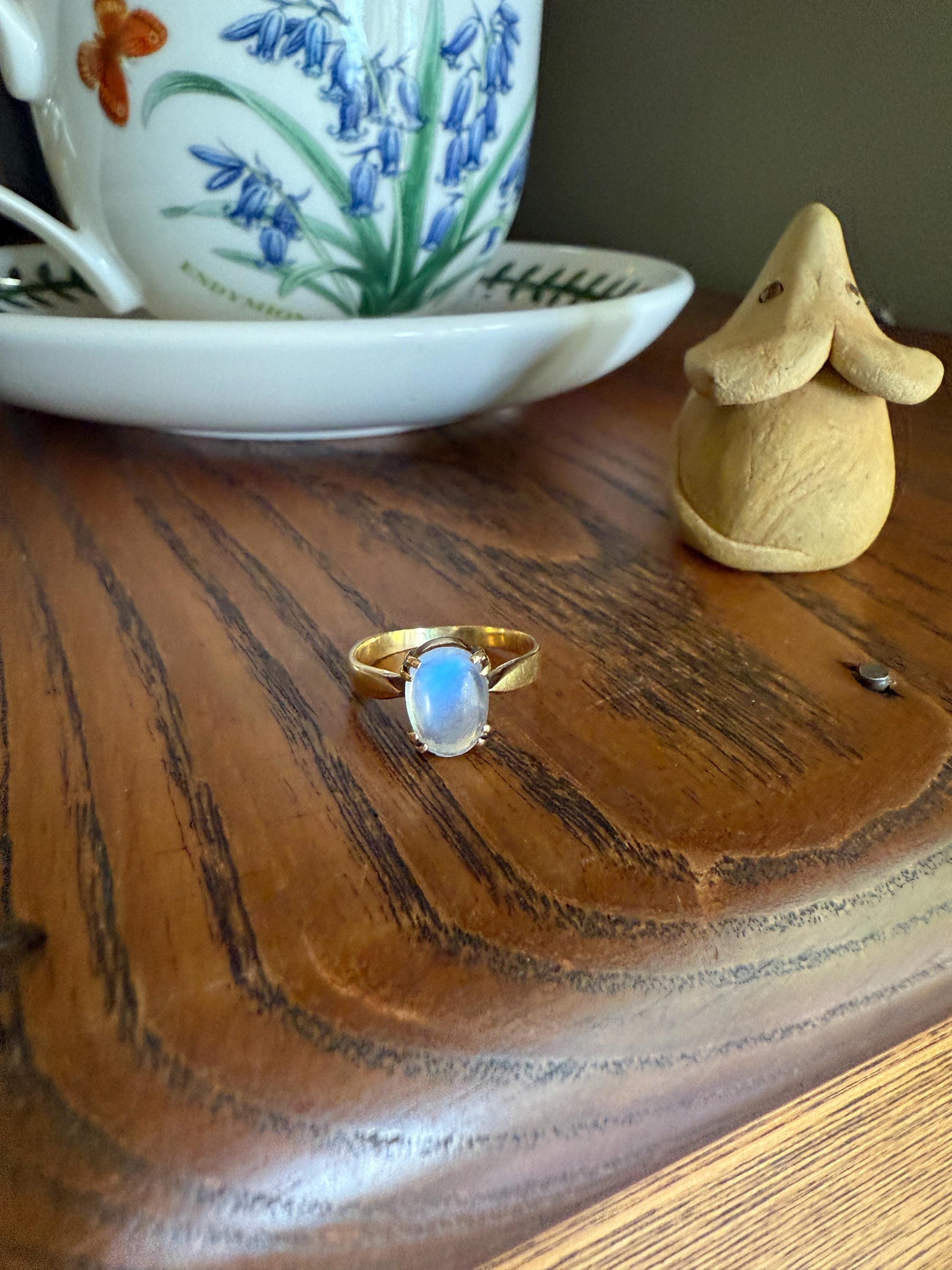 MOONSTONE Blue Antique Oval Solitaire Ring 18k Gold Art Nouveau Romantic Gift Glowing Orb Minimalist Victorian A+ Color French Belle Epoque