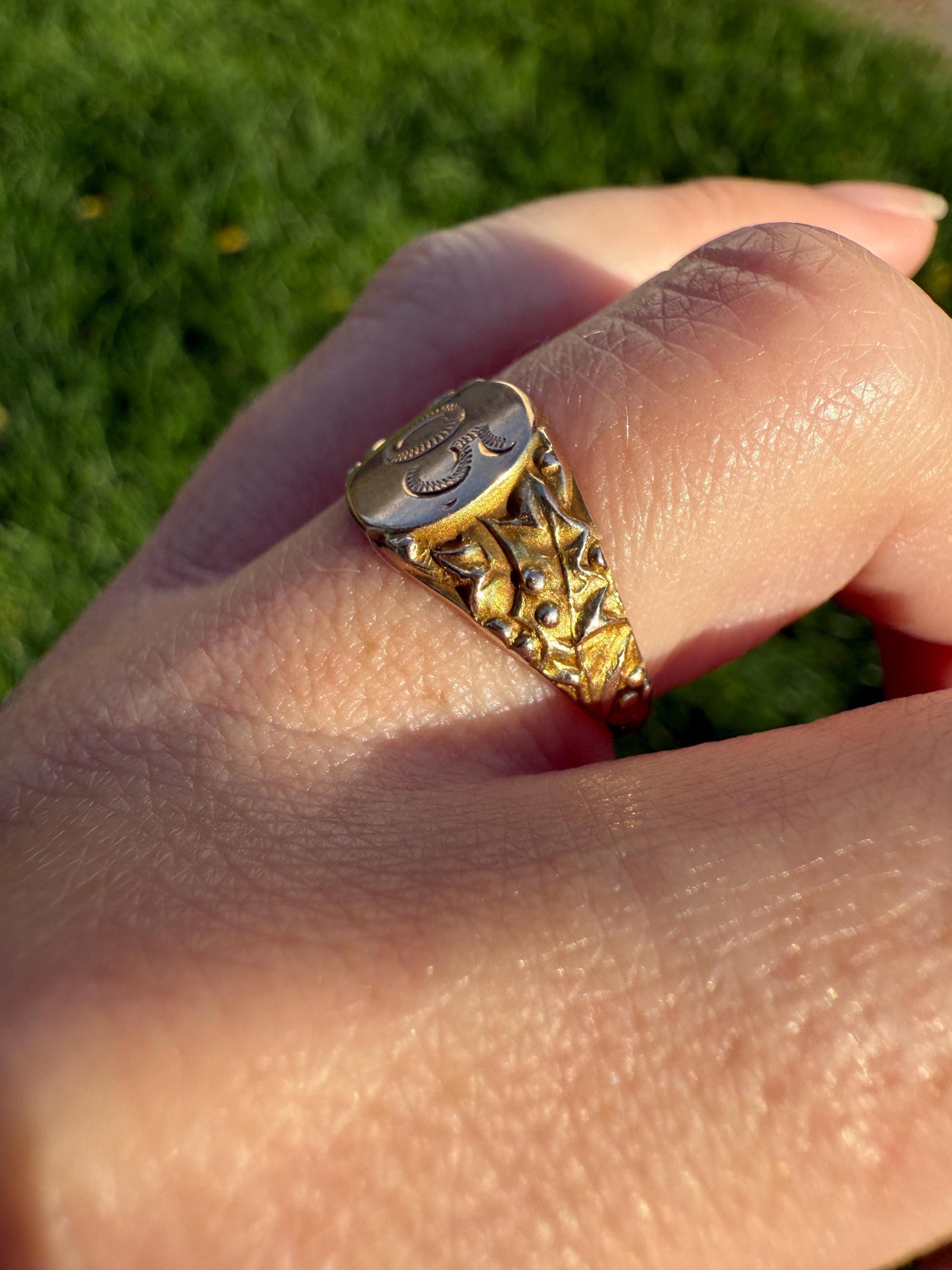 HOLLY Year Date Ring Signet c1905 Provenance Romantic Holiday Christmas Gift Figural Leaf Band 10k Rose Yellow Gold Leaves Berries Stacker