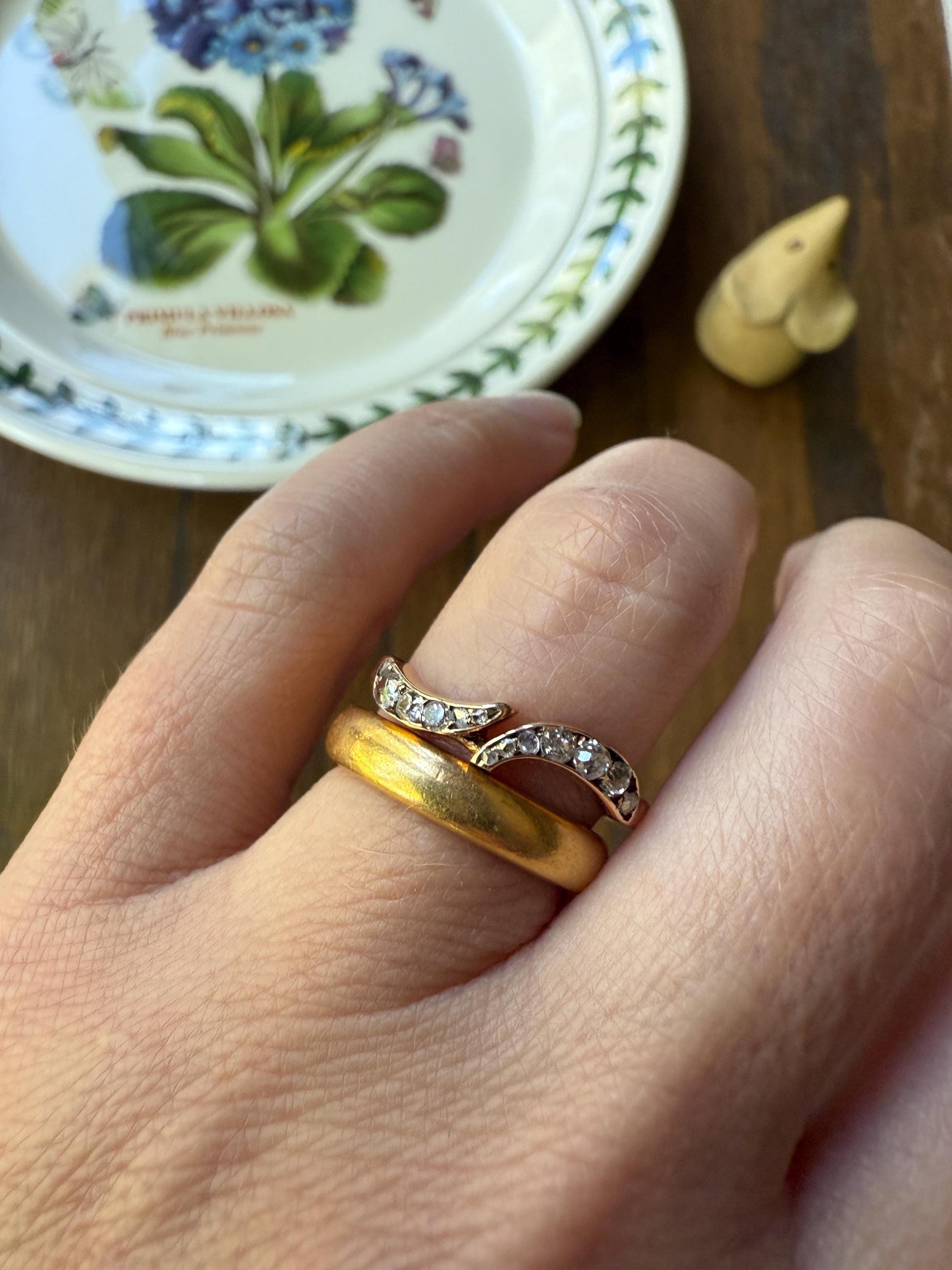 SWIRL Old Mine Rose Cut DIAMOND Bypass Band 18k Gold Ring Sparkle Texture Stacker Layering