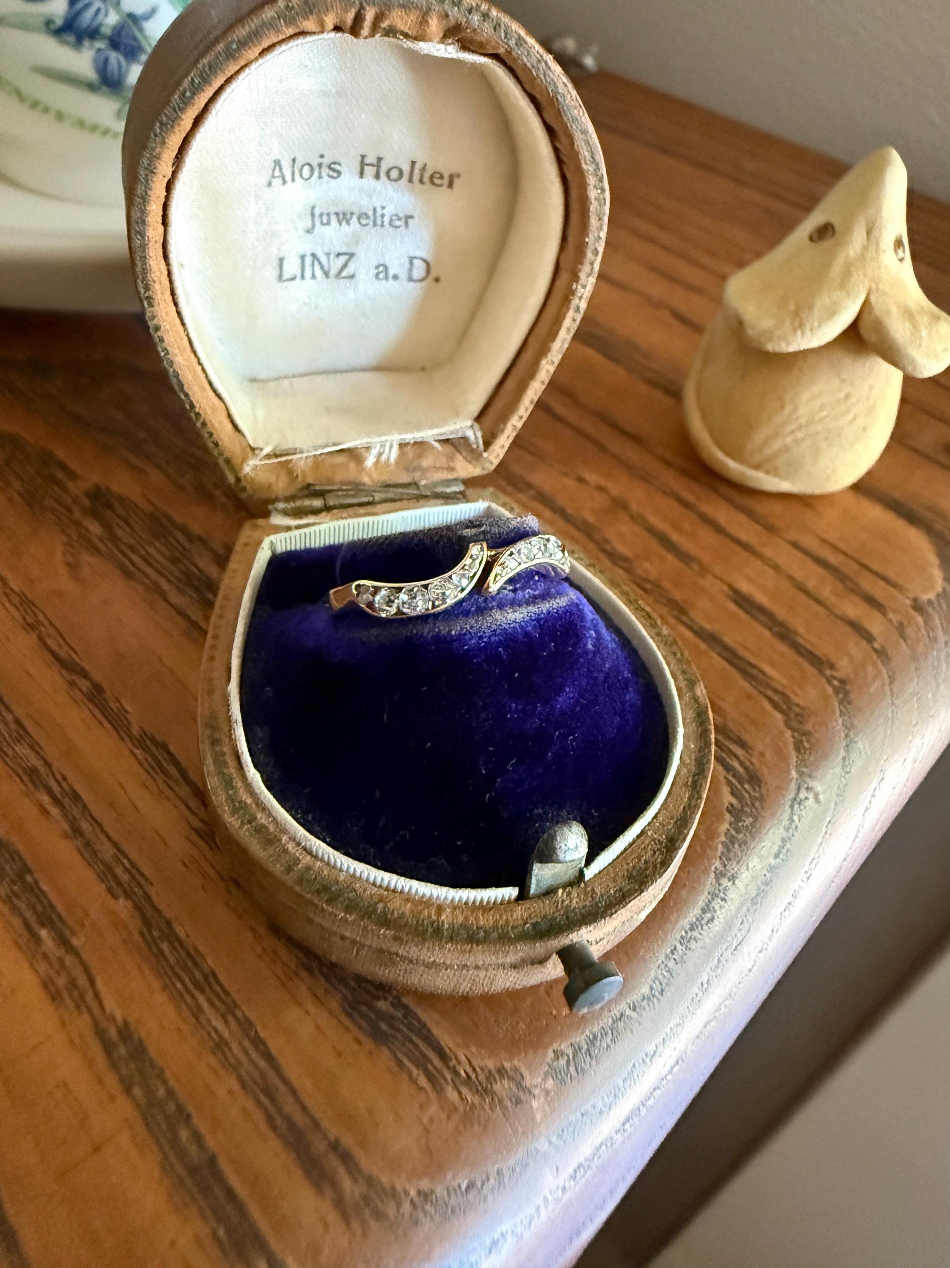 SWIRL Old Mine Rose Cut DIAMOND Bypass Band 18k Gold Ring Sparkle Texture Stacker Layering