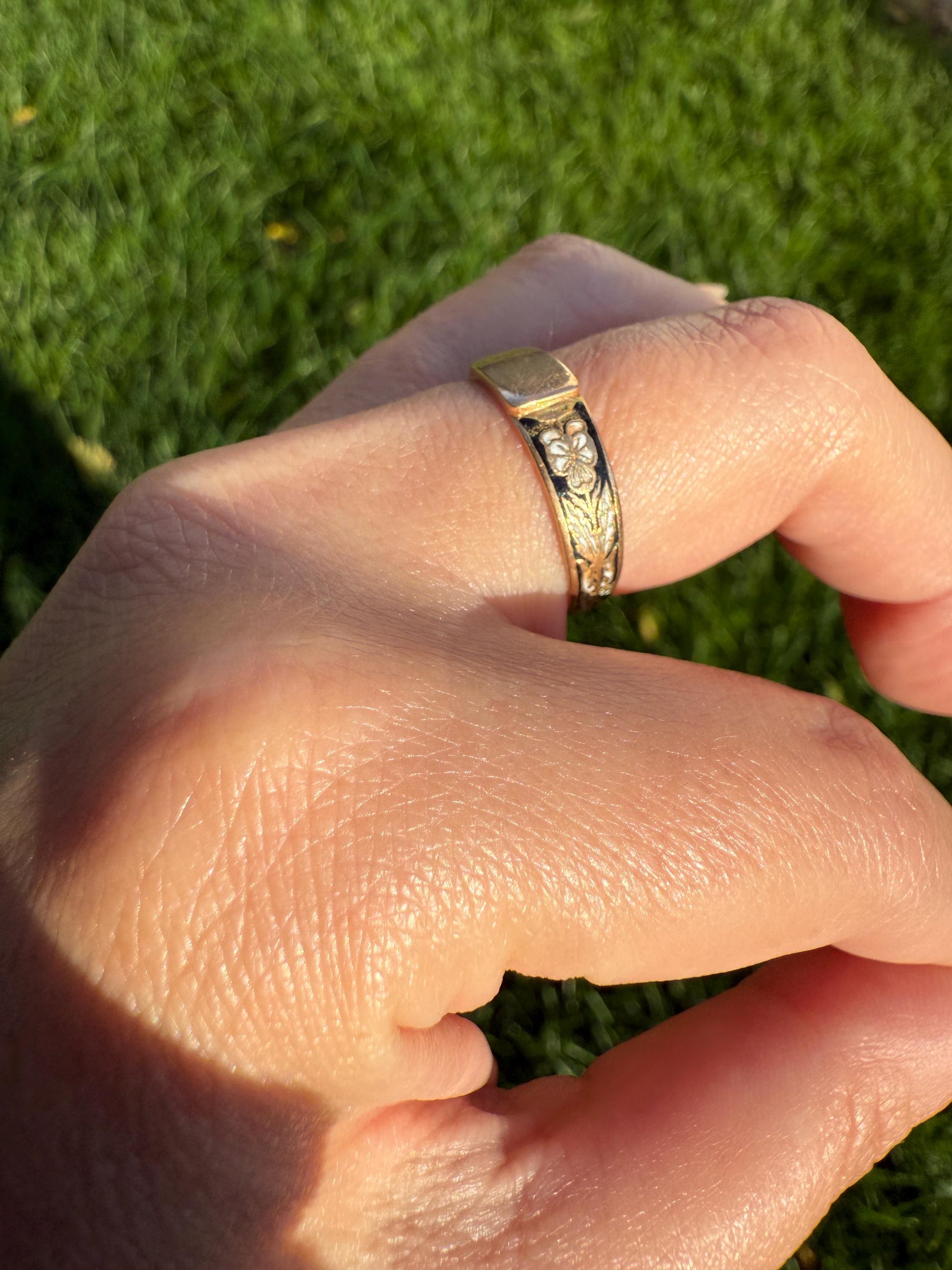 PANSY Antique FRENCH Regional Black Enamel 18k Gold Blank Signet Wedding Band Ring Floral Think of Me Stacker Romantic Gift Traditional