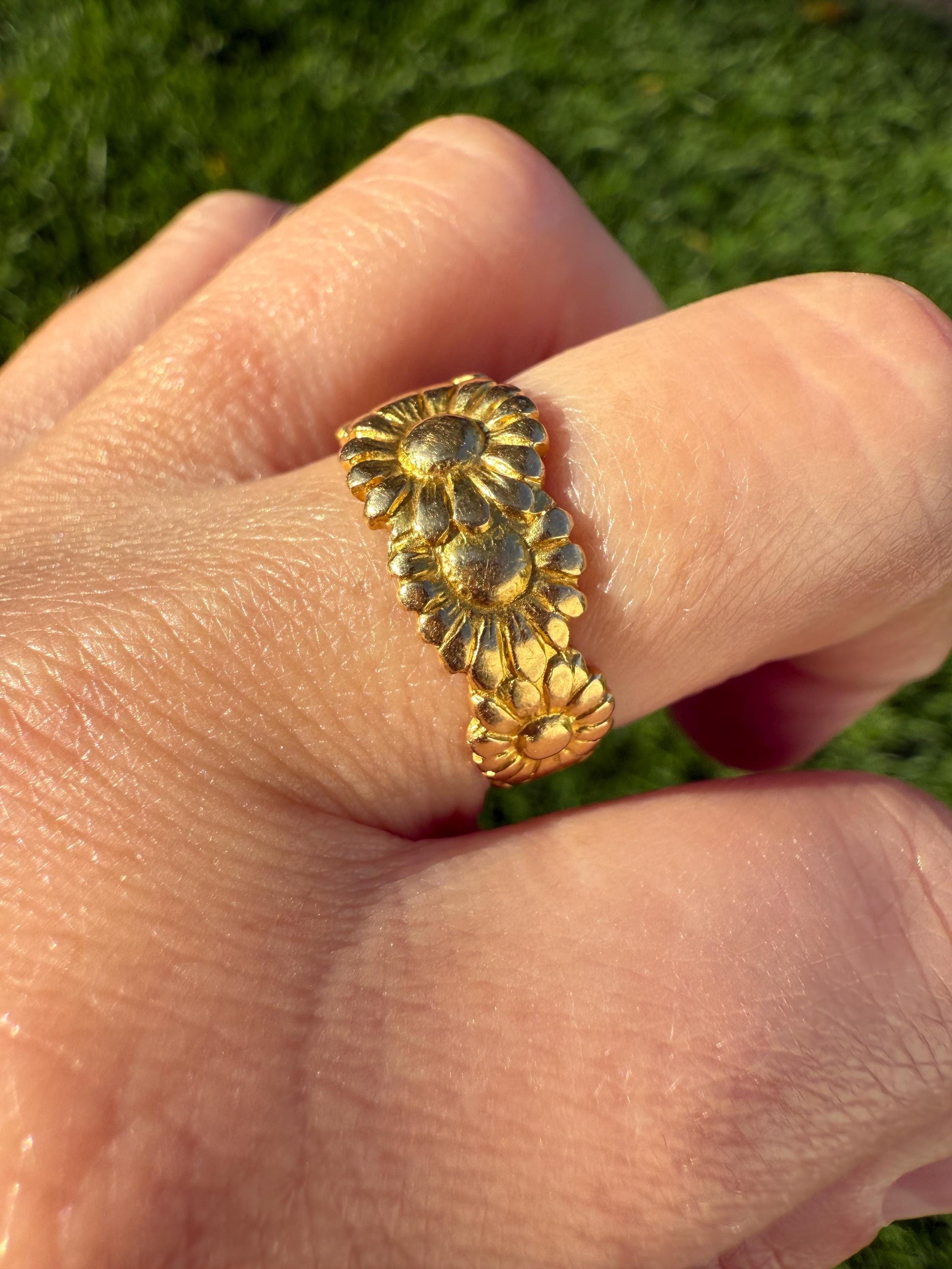 Rare Daisy Chain French Antique Figural 18k Gold Ring Floral Art Nouveau Belle Epoque Love Gift 7 Flower Wide Wedding Eternity Band Stacker