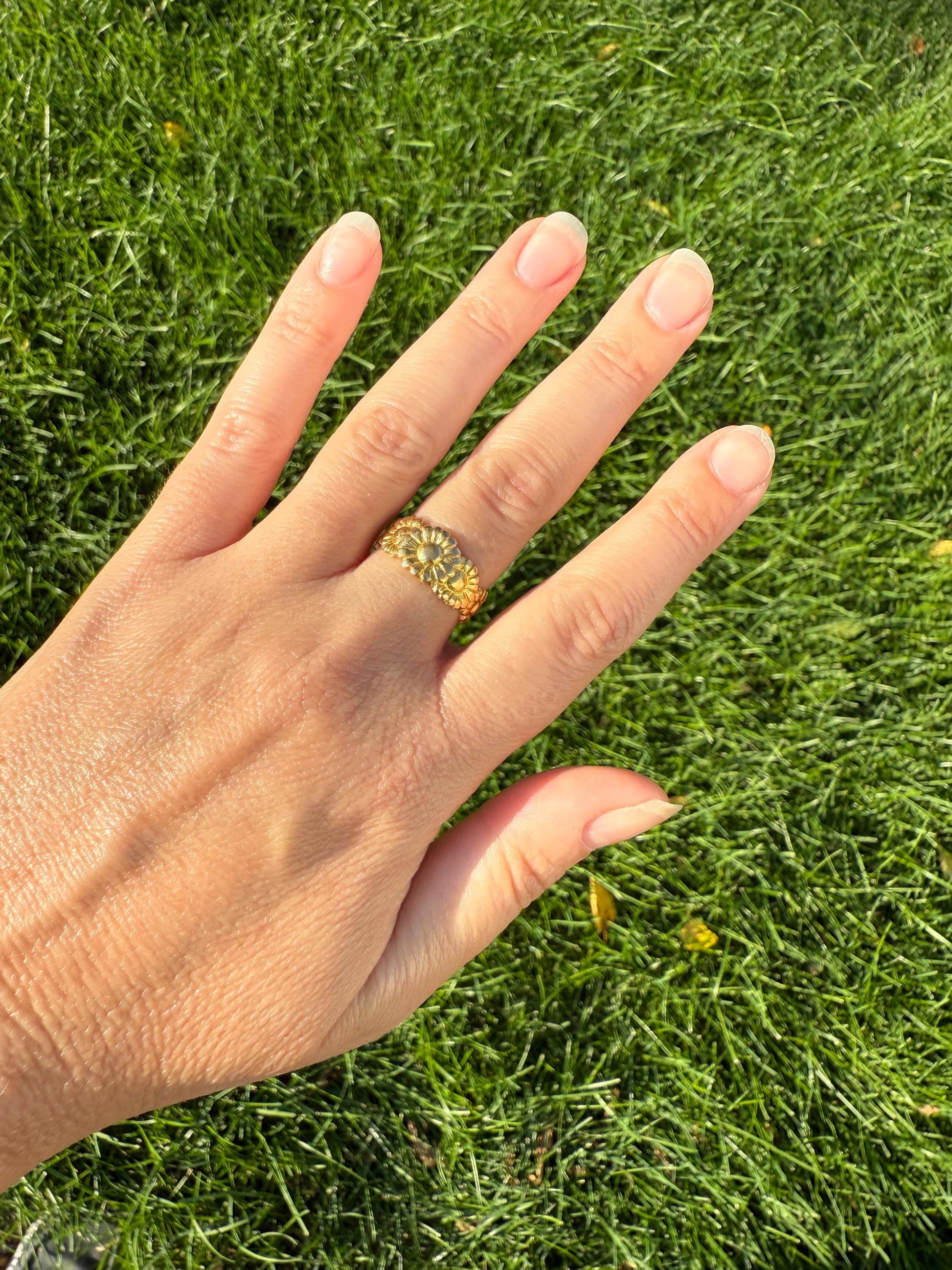 Rare Daisy Chain French Antique Figural 18k Gold Ring Floral Art Nouveau Belle Epoque Love Gift 7 Flower Wide Wedding Eternity Band Stacker