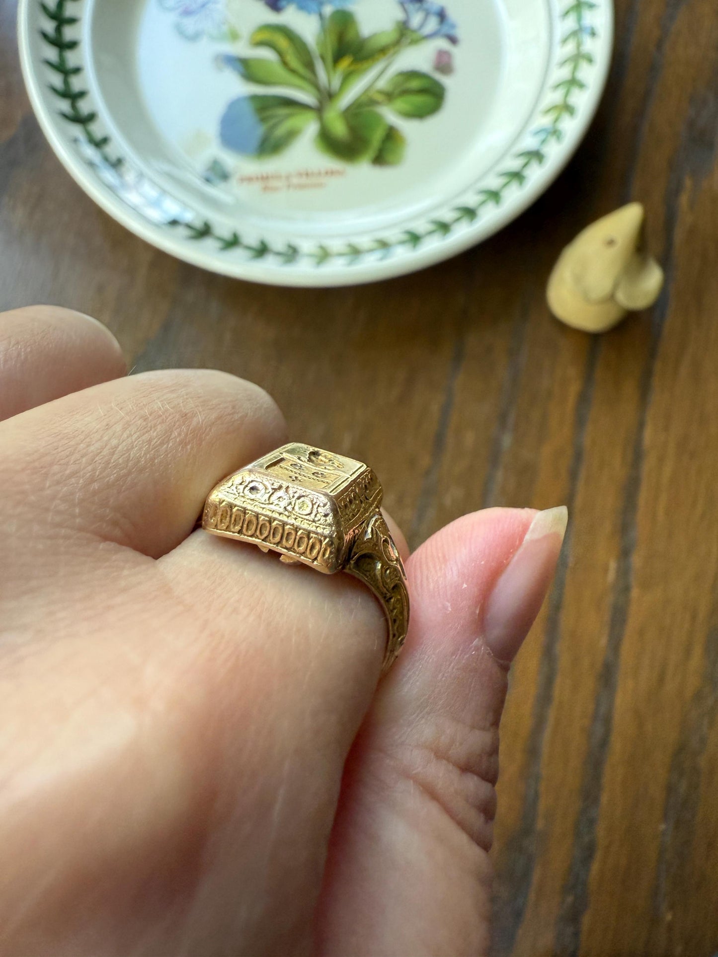 SECRET Hidden Key SIGNET Ring Heraldic Coat of Arms HEAVY 12g 18k Gold Unisex Wax Seal Historic Rare Stacker Goat Flower Clover Banner Crest