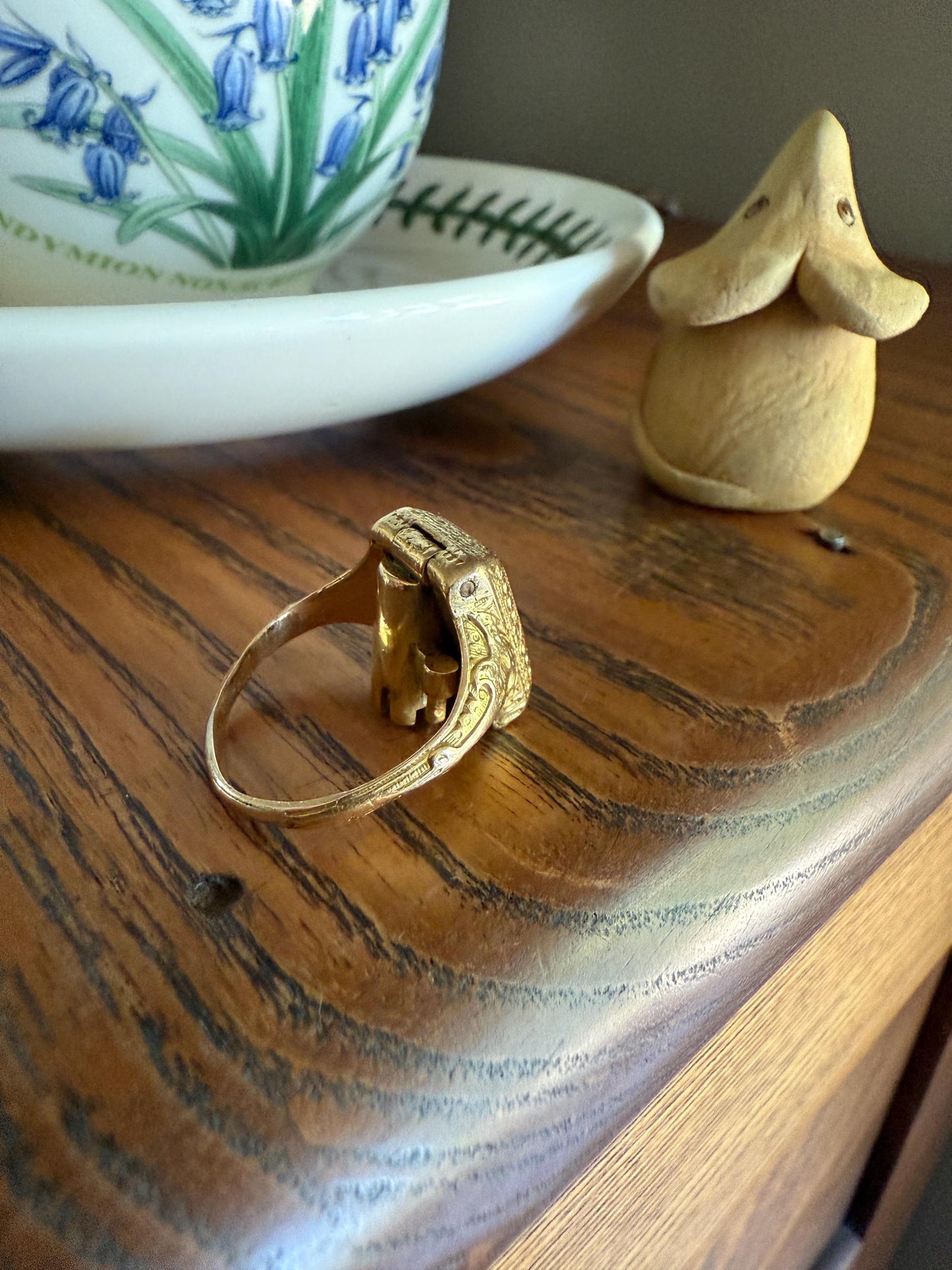 SECRET Hidden Key SIGNET Ring Heraldic Coat of Arms HEAVY 12g 18k Gold Unisex Wax Seal Historic Rare Stacker Goat Flower Clover Banner Crest