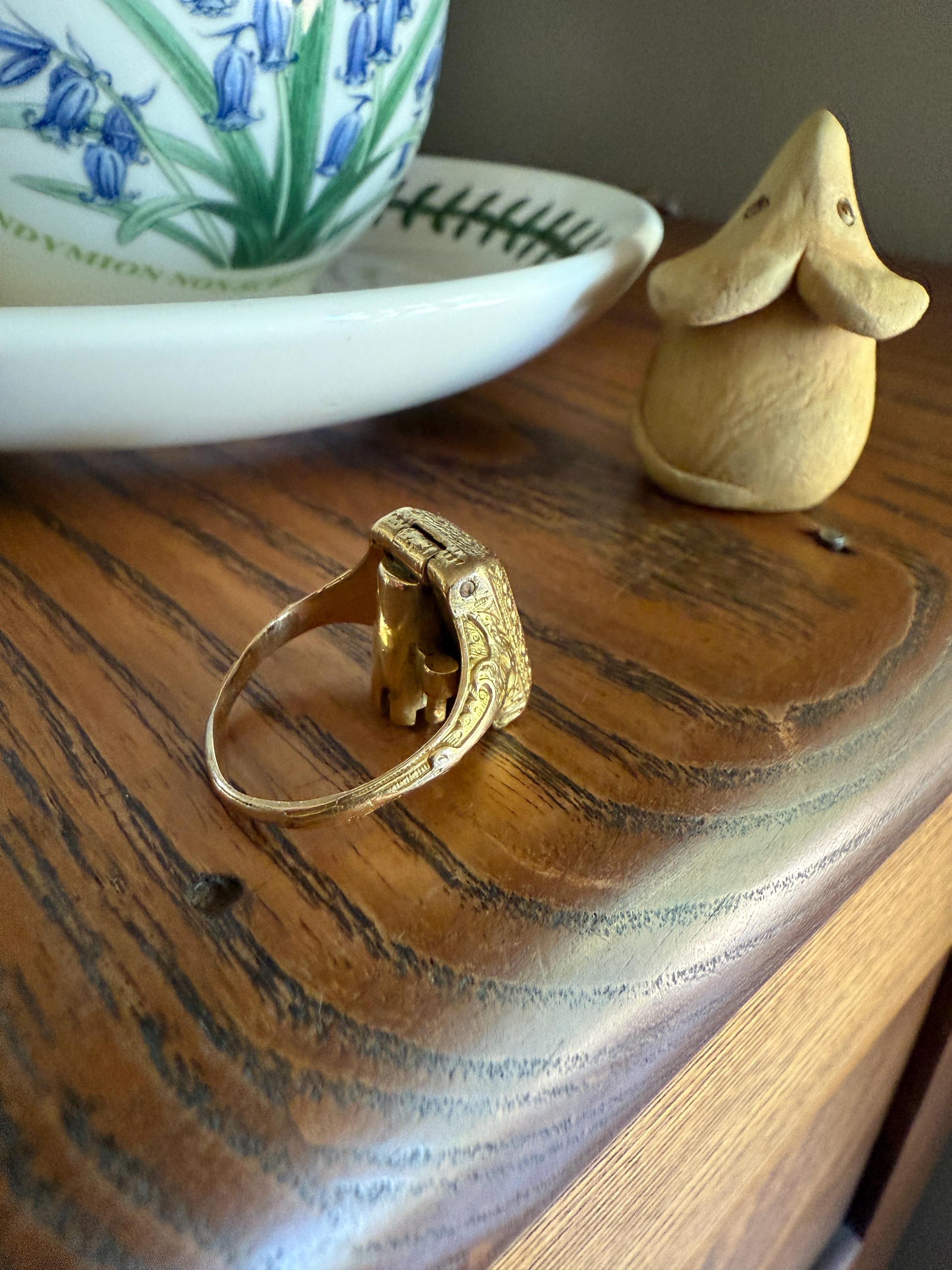 SECRET Hidden Key SIGNET Ring Heraldic Coat of Arms HEAVY 12g 18k Gold Unisex Wax Seal Historic Rare Stacker Goat Flower Clover Banner Crest