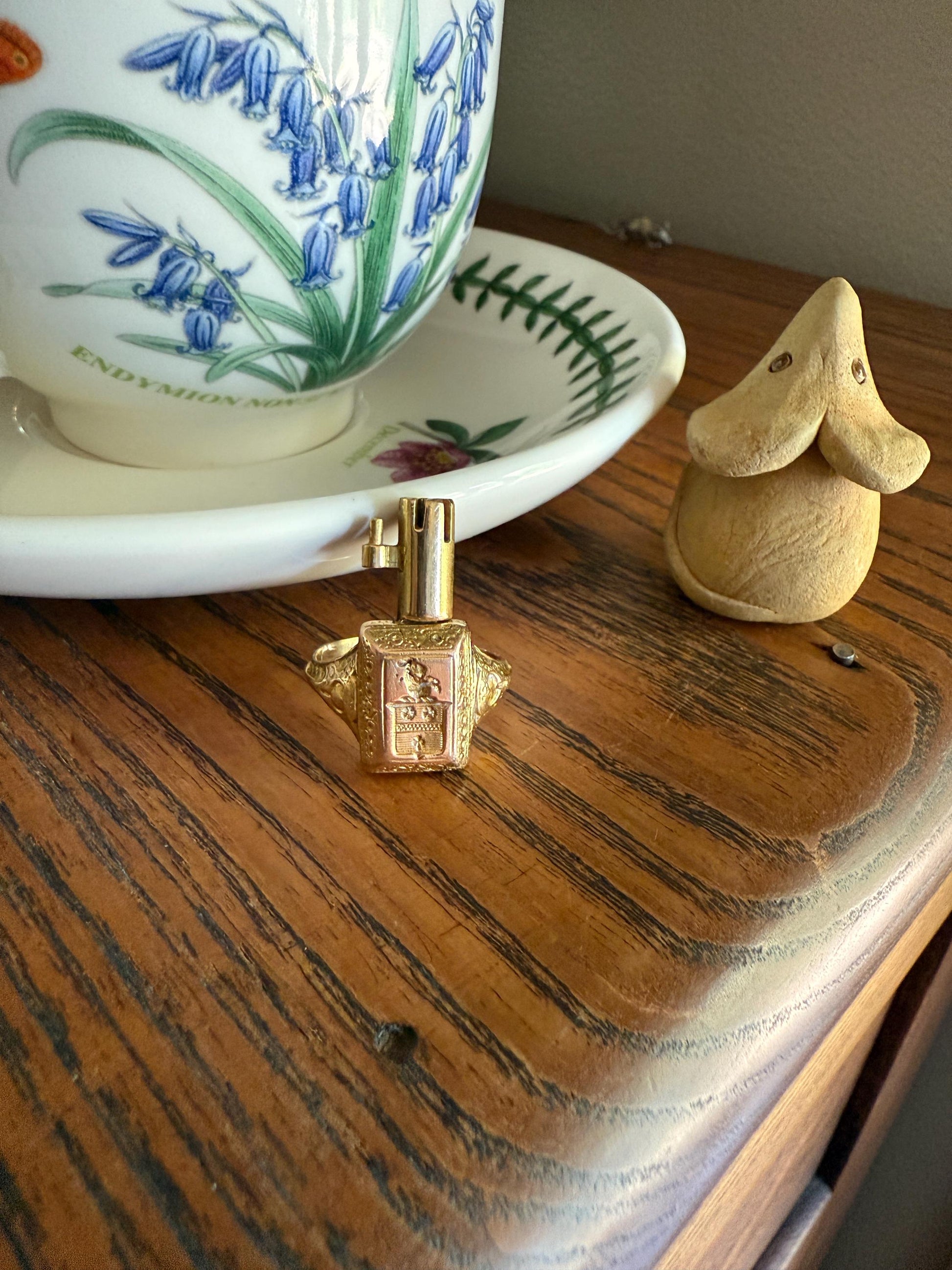SECRET Hidden Key SIGNET Ring Heraldic Coat of Arms HEAVY 12g 18k Gold Unisex Wax Seal Historic Rare Stacker Goat Flower Clover Banner Crest
