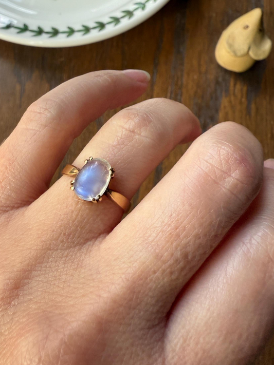 MOONSTONE Blue Antique Oval Solitaire Ring 18k Gold Art Nouveau Romantic Gift Glowing Orb Minimalist Victorian