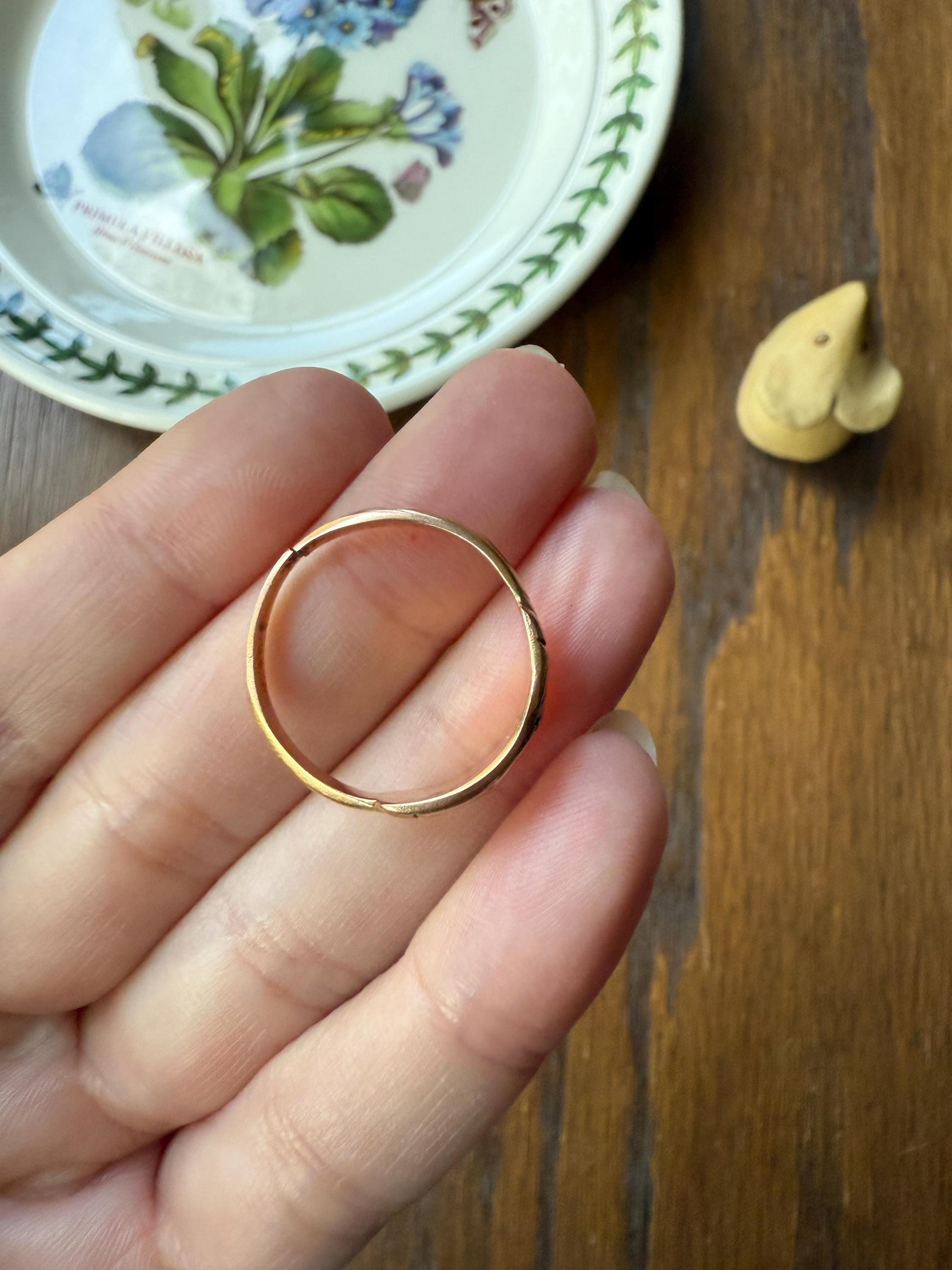 French VICTORIAN Era Antique Ring 18k Gold 3 Virtues Faith Hope Anchor Heart Cross Beveled Stacker Band Ornate Gift Belle Epoque Figural