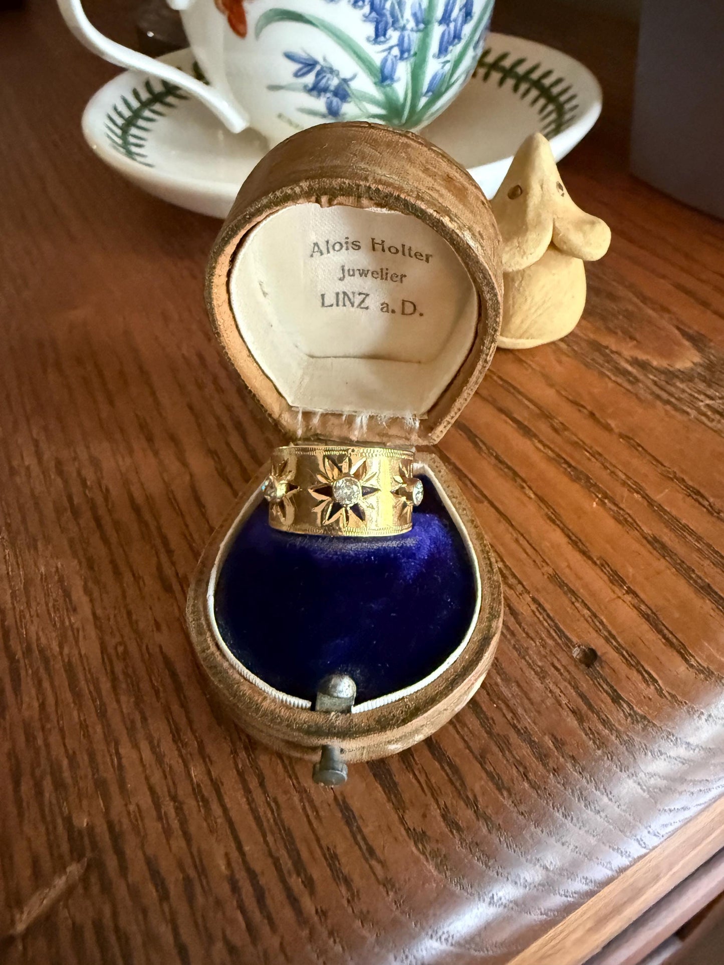 STARS Vintage Three Stone Diamond 11mm Wide Cigar Band French 18k Gold Old Mine & Brilliant Cut Chunky 3D Stacker Figural Gift OMC Retro