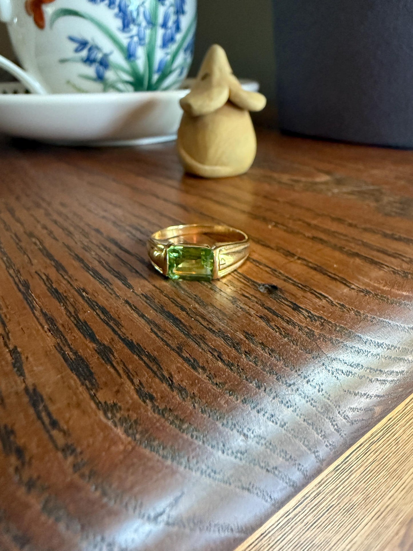 PERIDOT Vintage East West Step Cut Rectangle Band 18k Gold Pale Lemon Lime Green Stacker Unique Gift Retro