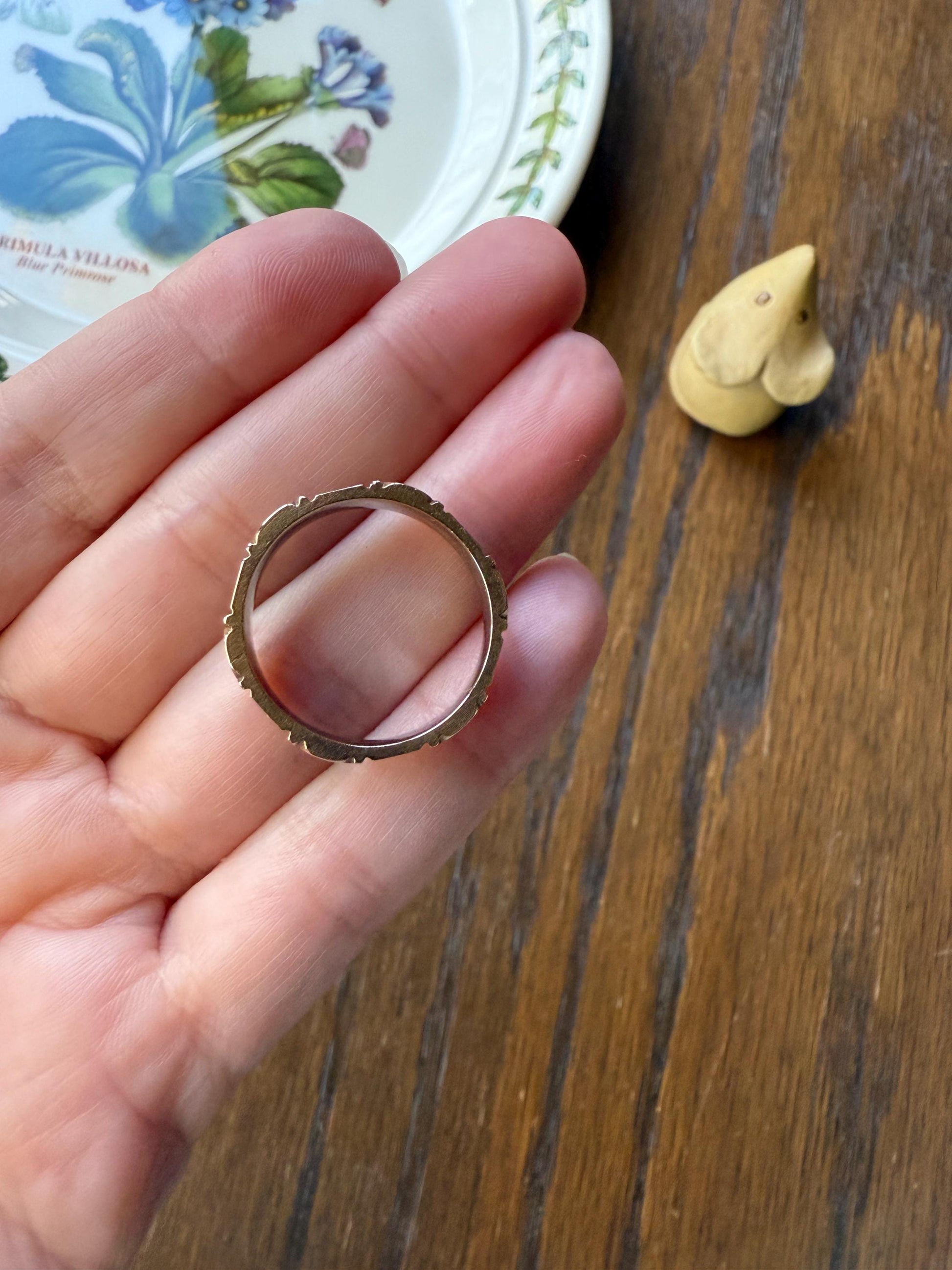 REGARD Antique Love Token Ring 14k Gold Ring Romantic Victorian Engraved Ornate Cigar Eternity Band Wedding Stacker Love Gift Jewelry Words