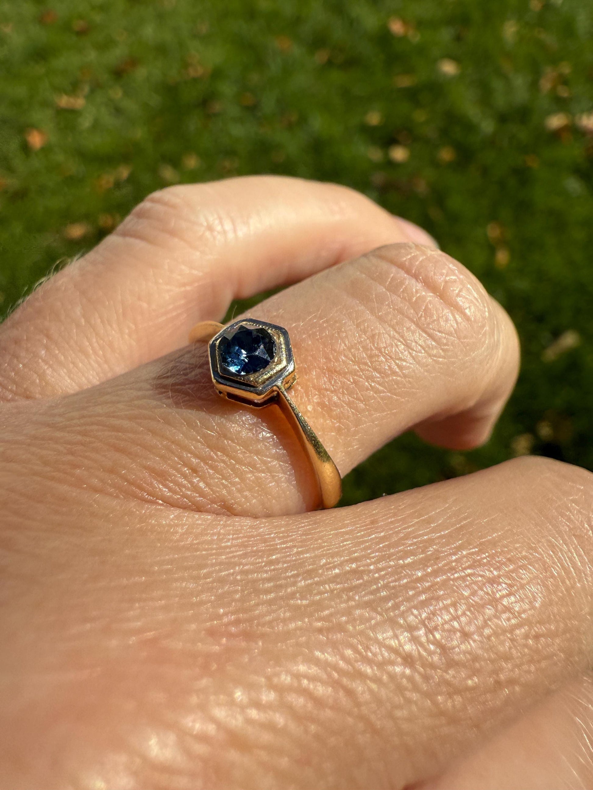 HEXAGON 18k Gold Antique Blue Paste Faux Zircon Dainty Geometric Solitaire Ring Art Deco Stacker Setting Pinky Midi