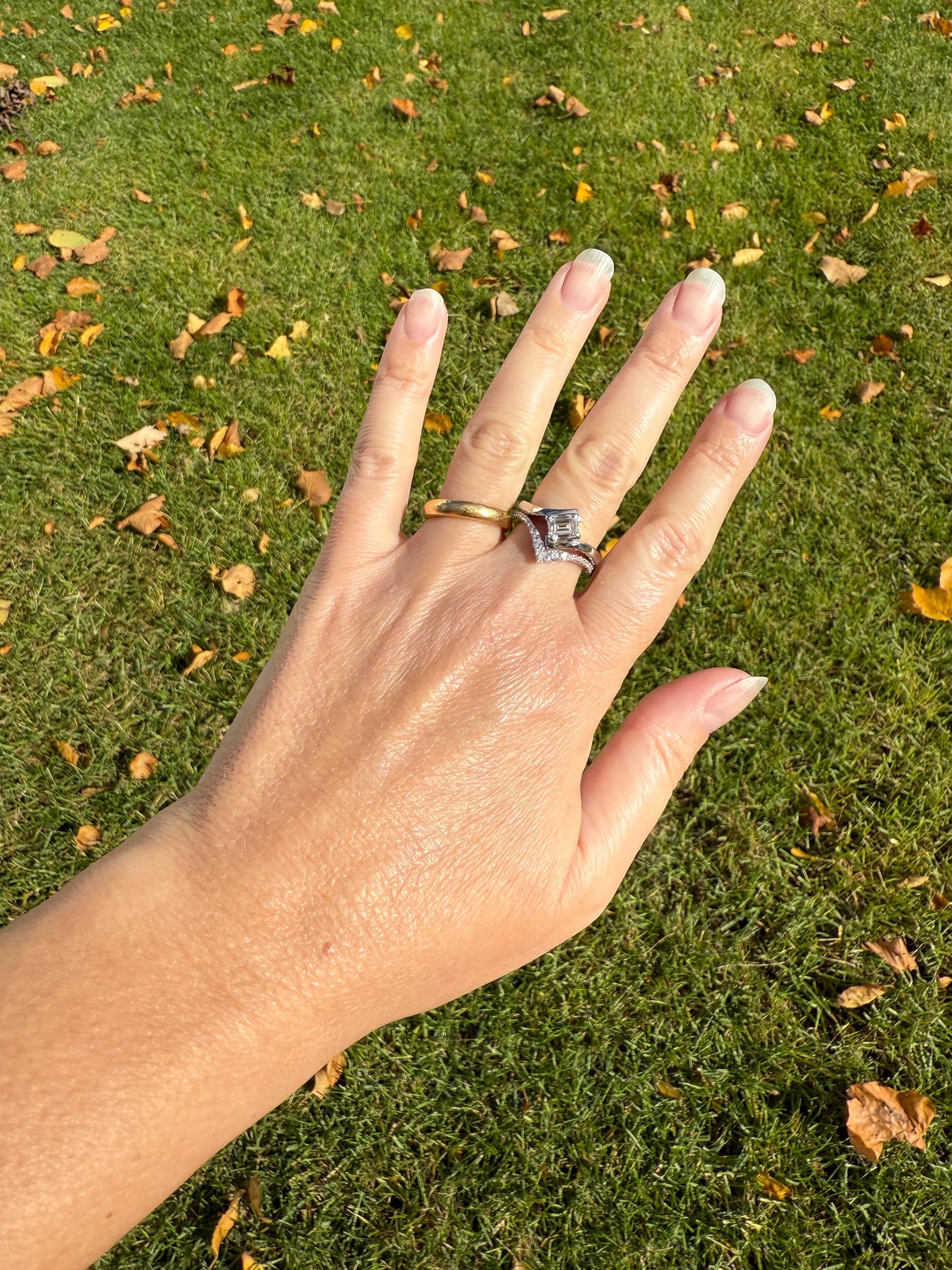 Vintage CHEVRON V Ring Graduated Brilliant Cut Diamonds Band 14k White Gold Ring Ultimate Stacker Crown Half Hoop Ringstack Unique Gift