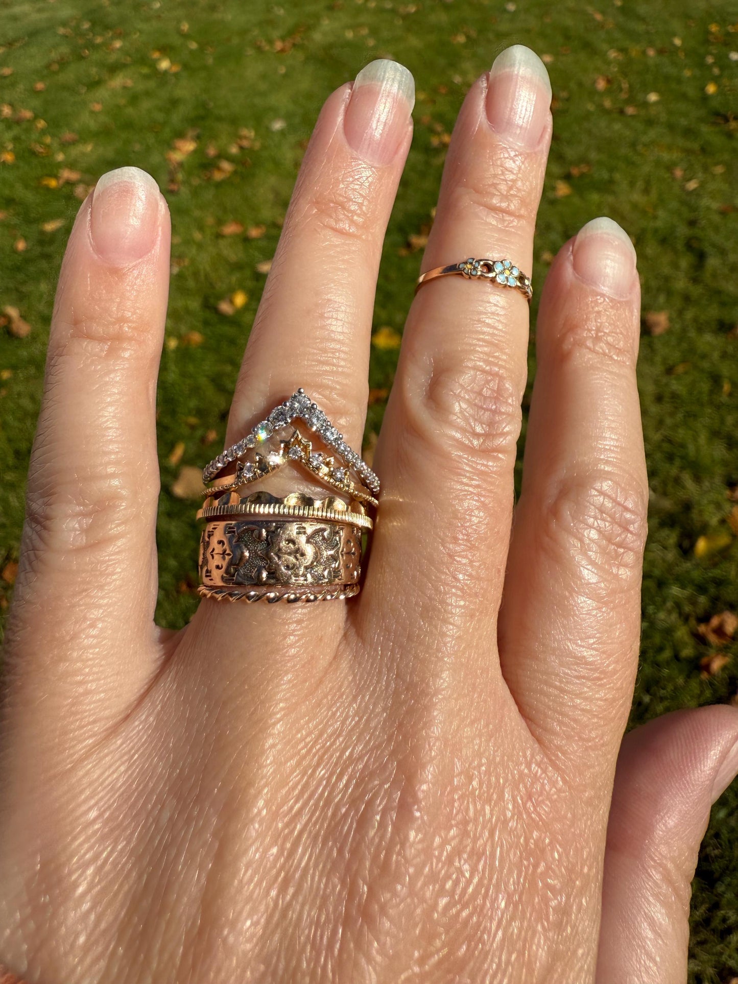 Vintage CHEVRON V Ring Graduated Brilliant Cut Diamonds Band 14k White Gold Ring Ultimate Stacker Crown Half Hoop Ringstack Unique Gift