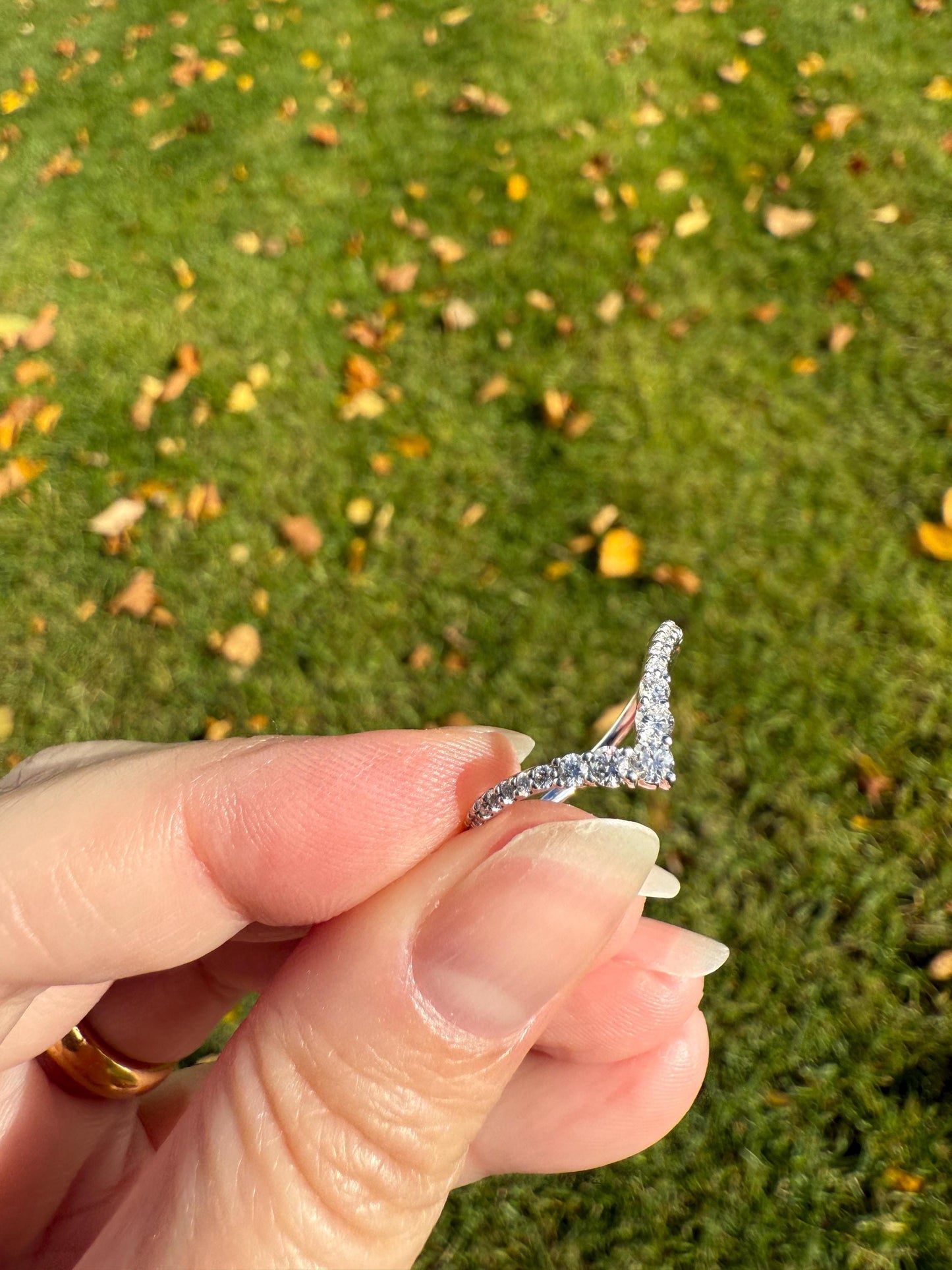 Vintage CHEVRON V Ring Graduated Brilliant Cut Diamonds Band 14k White Gold Ring Ultimate Stacker Crown Half Hoop Ringstack Unique Gift