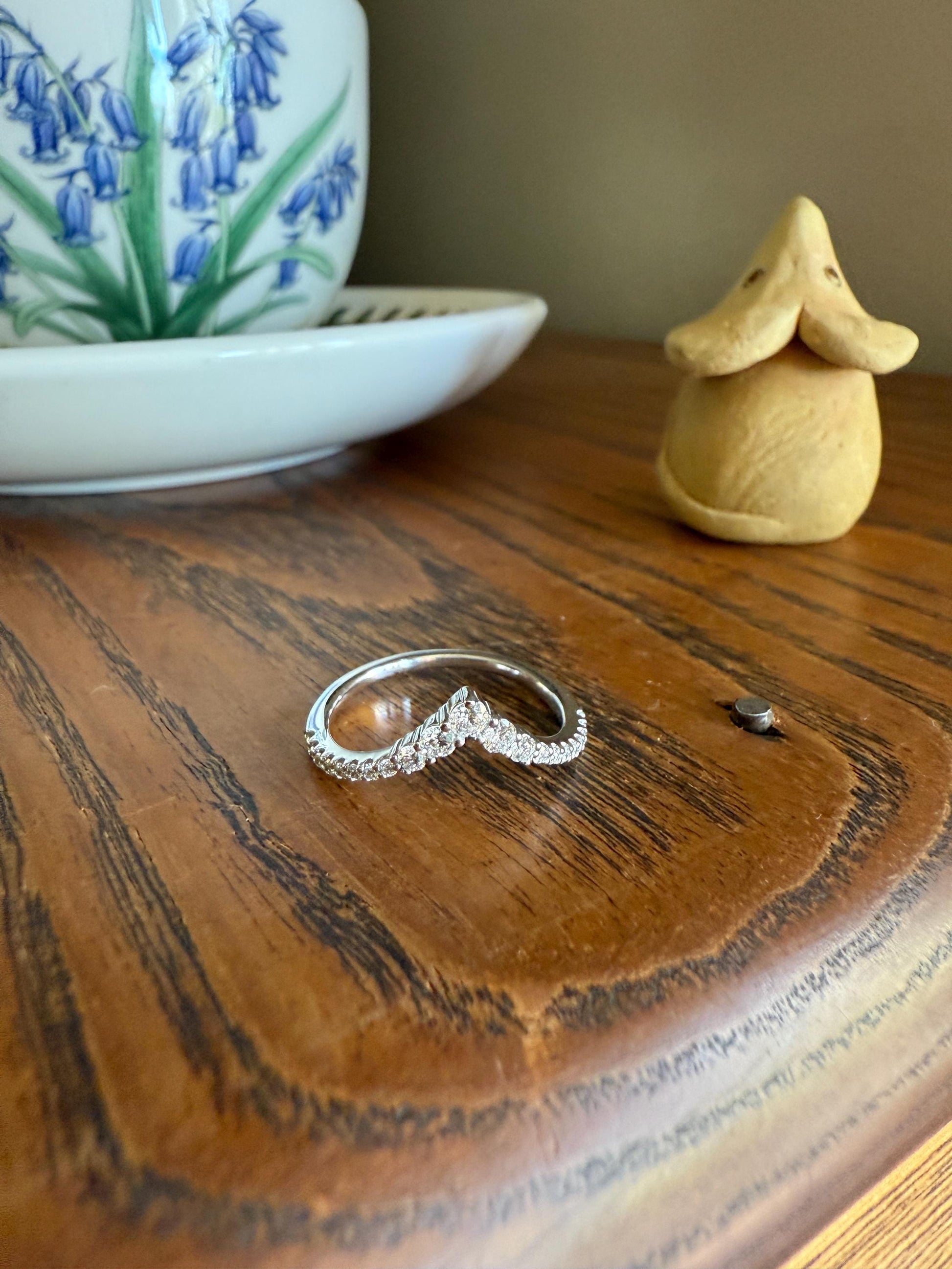 Vintage CHEVRON V Ring Graduated Brilliant Cut Diamonds Band 14k White Gold Ring Ultimate Stacker Crown Half Hoop Ringstack Unique Gift