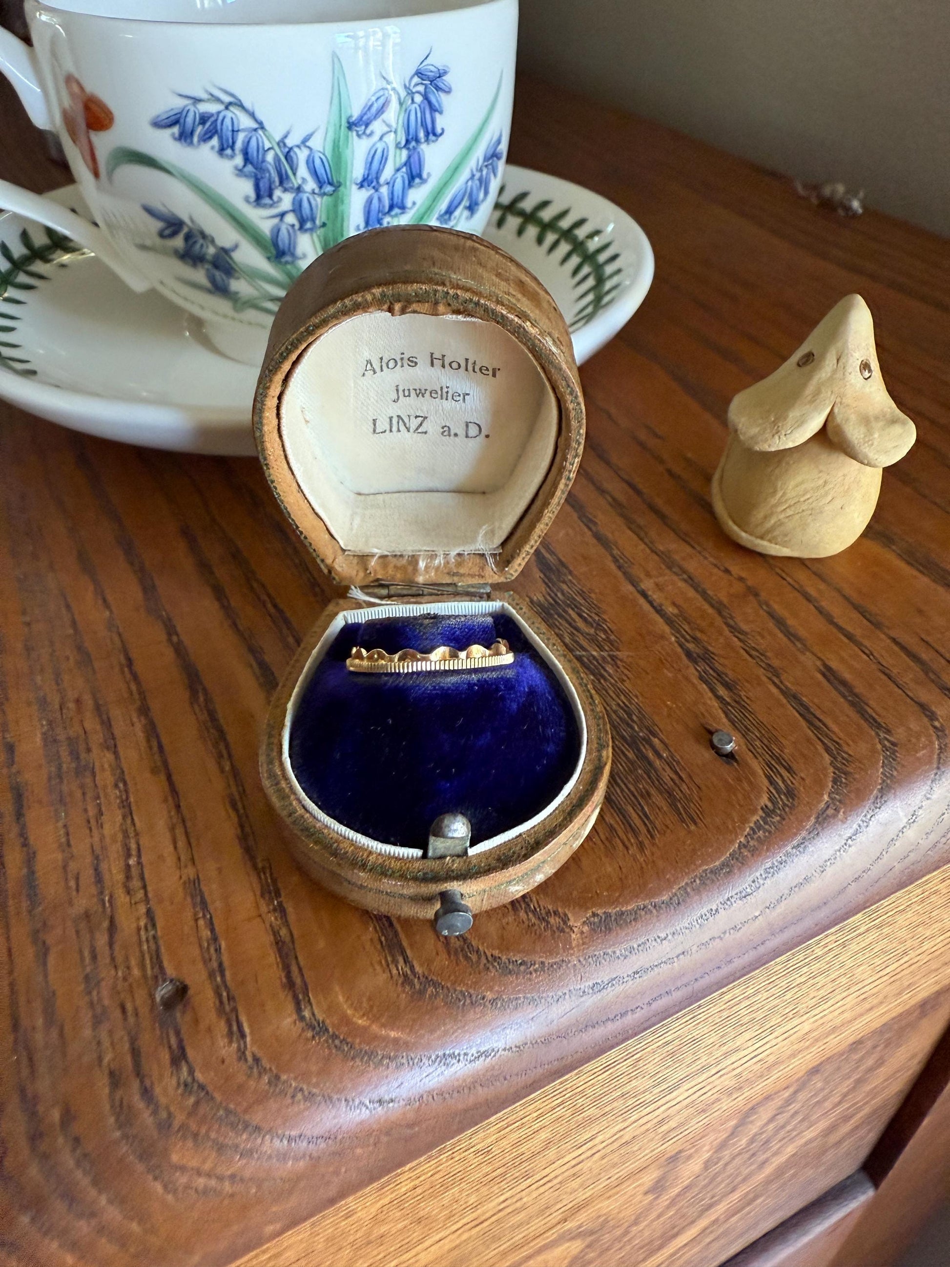 Vintage CROWN Ring Figural Stacker Band 14k Gold Ring Scalloped Ruffled & Coin Edge Ultimate Stacker Eternity Ringstack Unique Gift