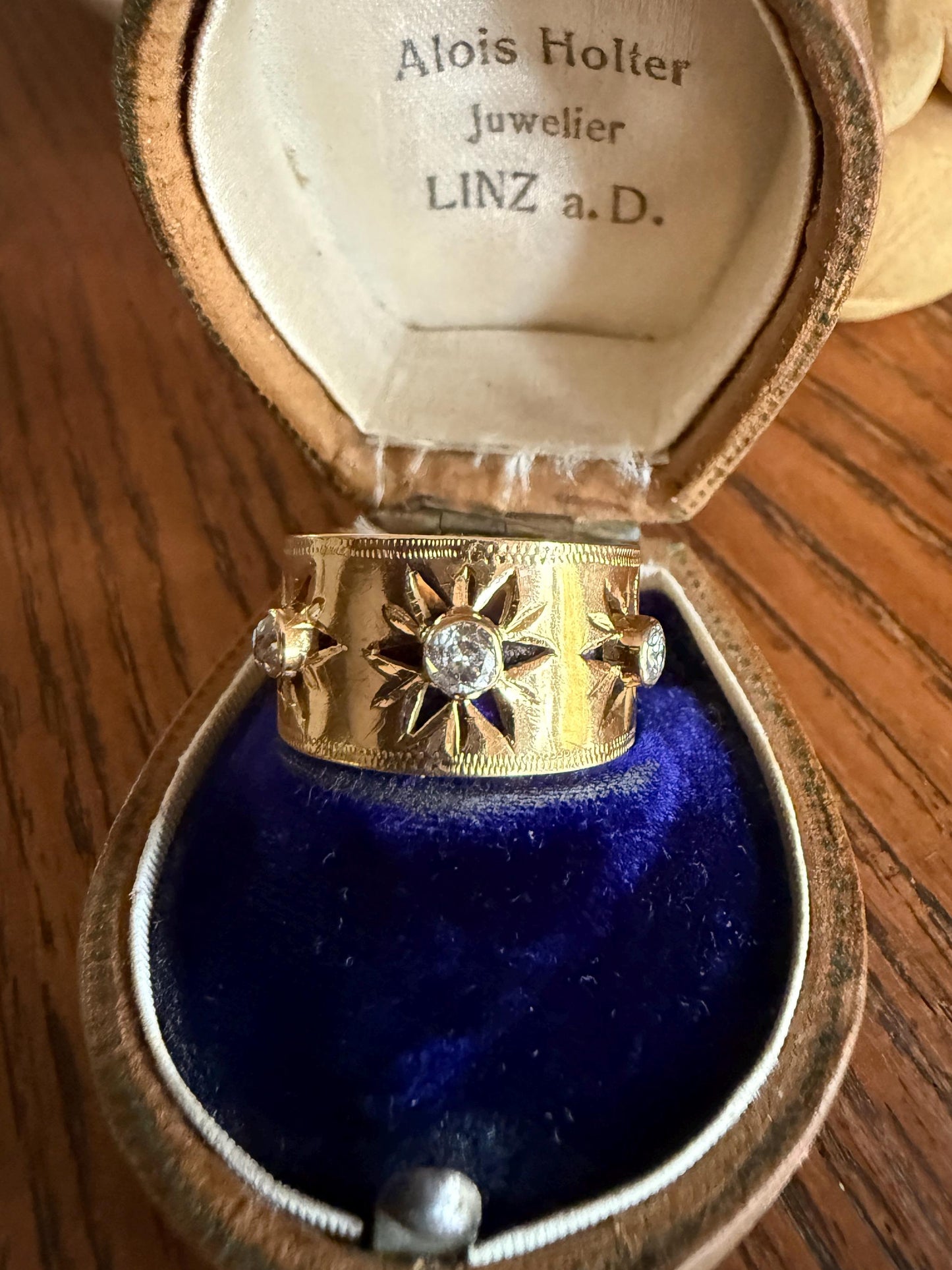 STARS Vintage Three Stone Diamond 11mm Wide Cigar Band French 18k Gold Old Mine & Brilliant Cut Chunky 3D Stacker Figural Gift OMC Retro