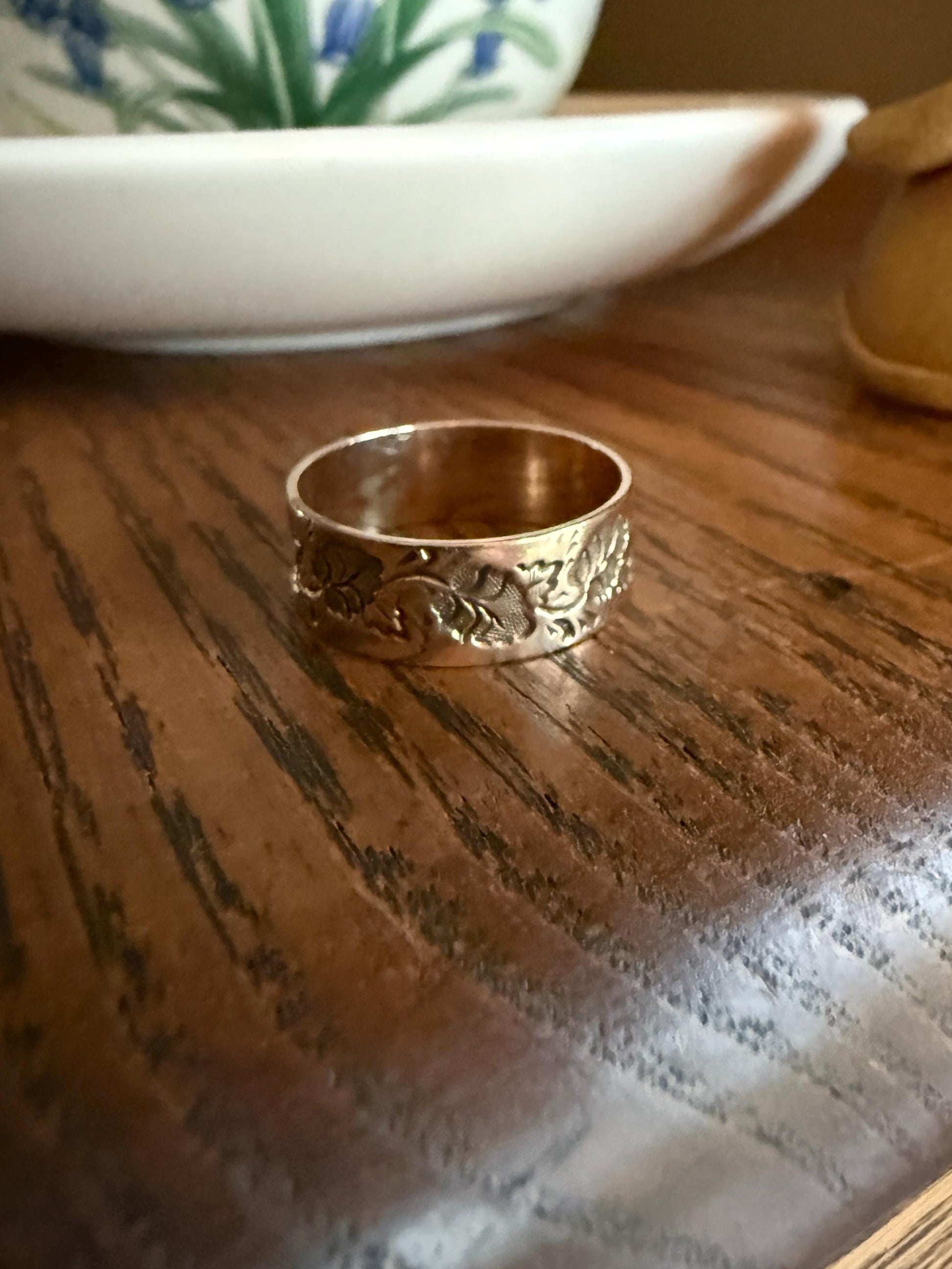 LEAVES Victorian Wedding Ring 7mm Wide Cigar Band Antique 10k Gold Solid Rosy Eternity Stacker Romantic Gift Geometric Double Line Leaf Vine
