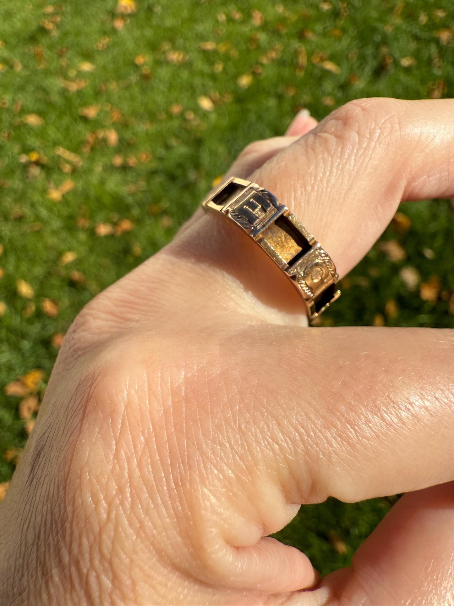 REGARD Antique Love Token Ring 14k Gold Ring Romantic Victorian Engraved Ornate Cigar Eternity Band Wedding Stacker Love Gift Jewelry Words