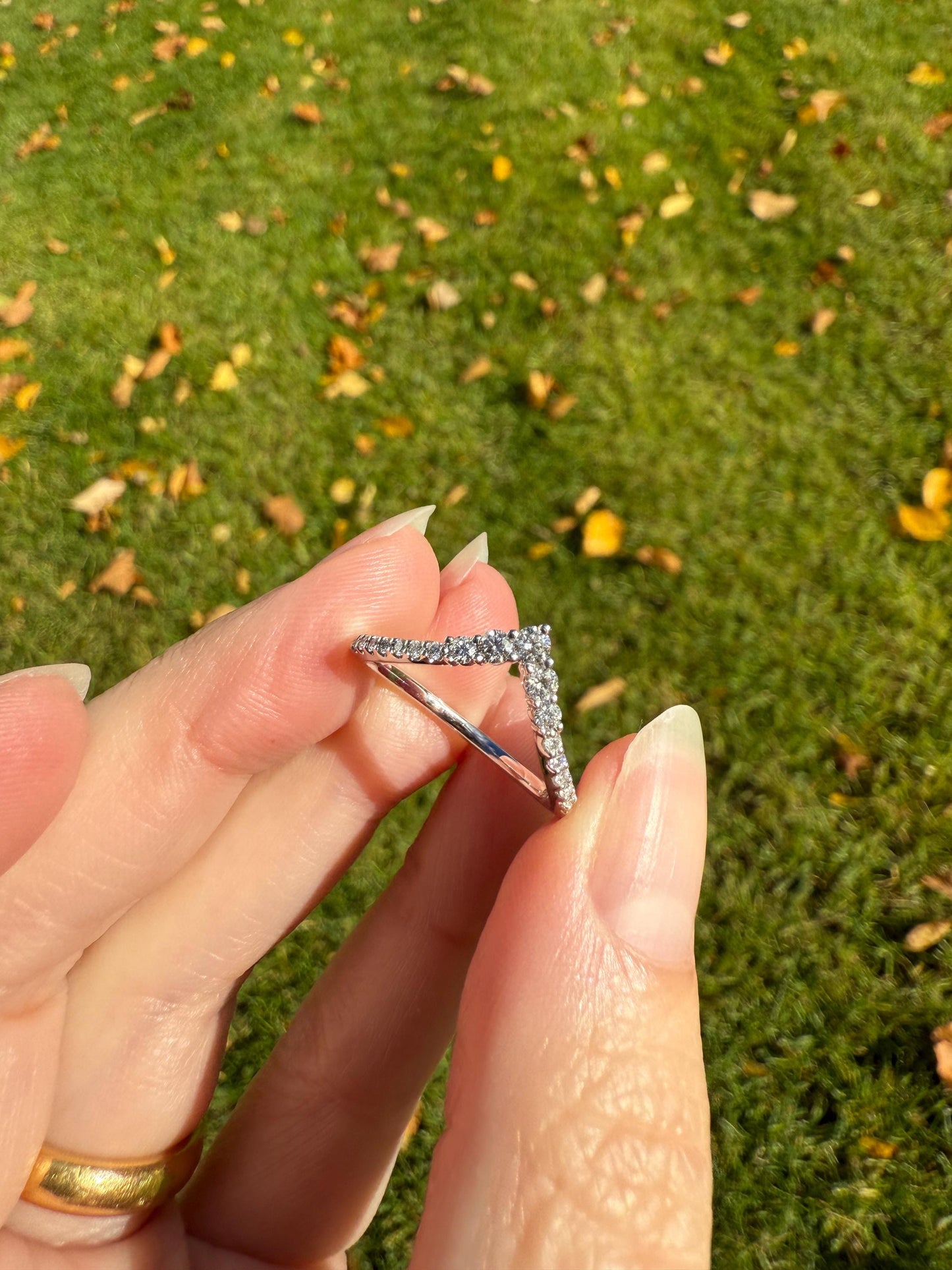 Vintage CHEVRON V Ring Graduated Brilliant Cut Diamonds Band 14k White Gold Ring Ultimate Stacker Crown Half Hoop Ringstack Unique Gift