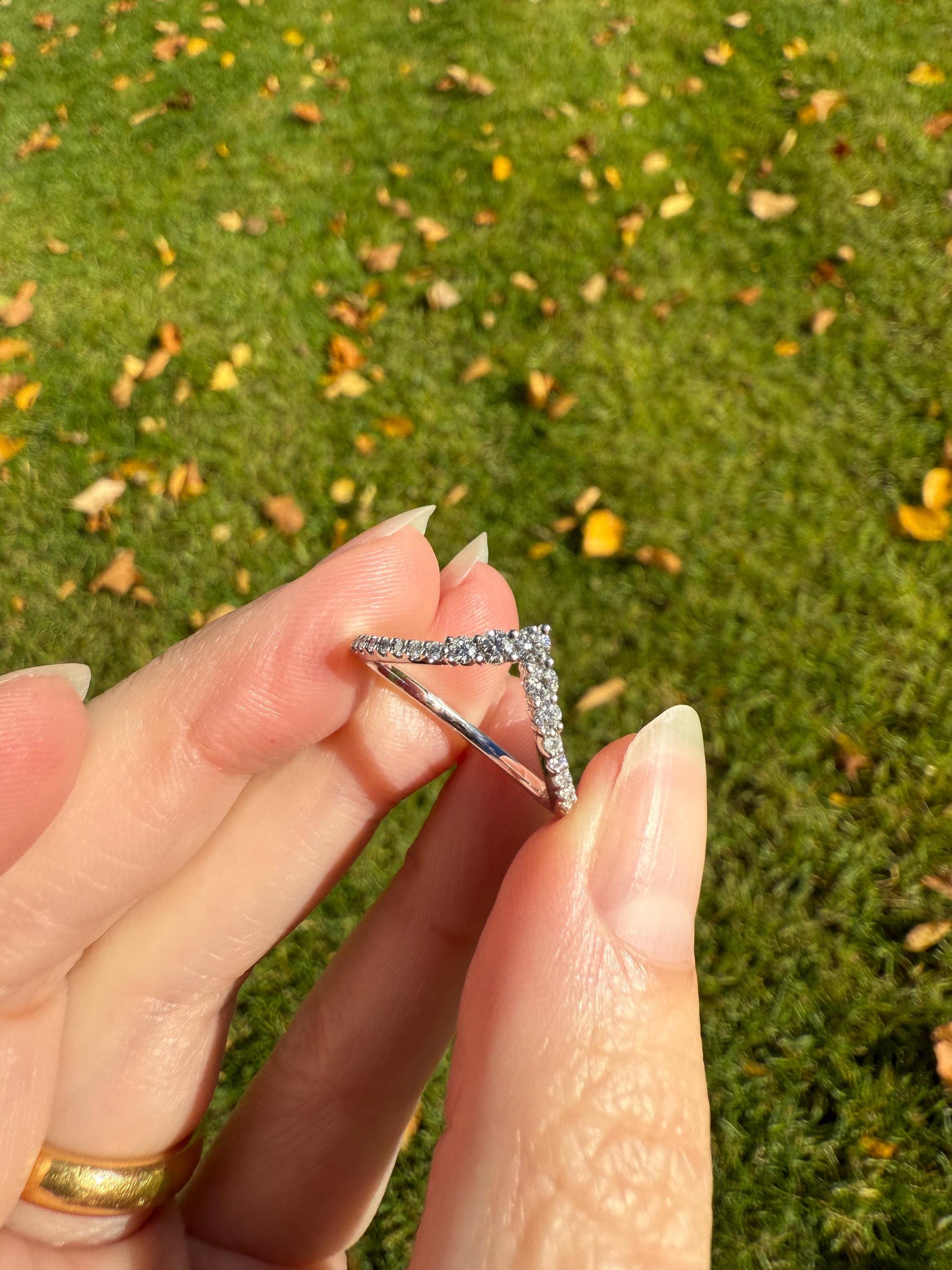 Vintage CHEVRON V Ring Graduated Brilliant Cut Diamonds Band 14k White Gold Ring Ultimate Stacker Crown Half Hoop Ringstack Unique Gift