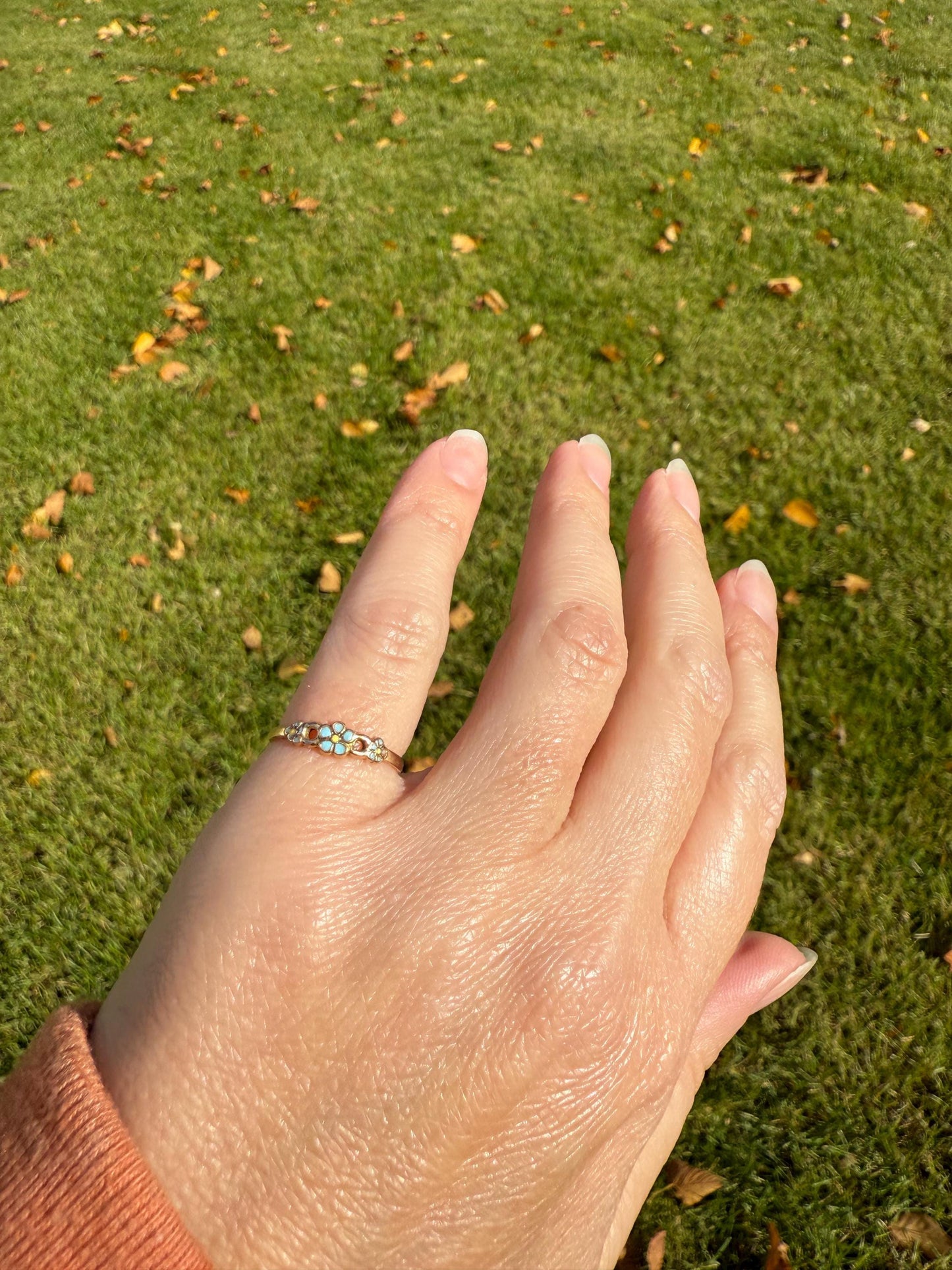 Twinning with Mouse Antique Forget Me Not Ring Floral Pinky Midi Band Dainty 10k Gold Robin Egg Blue Enamel Figural Three Flowers Baby Child