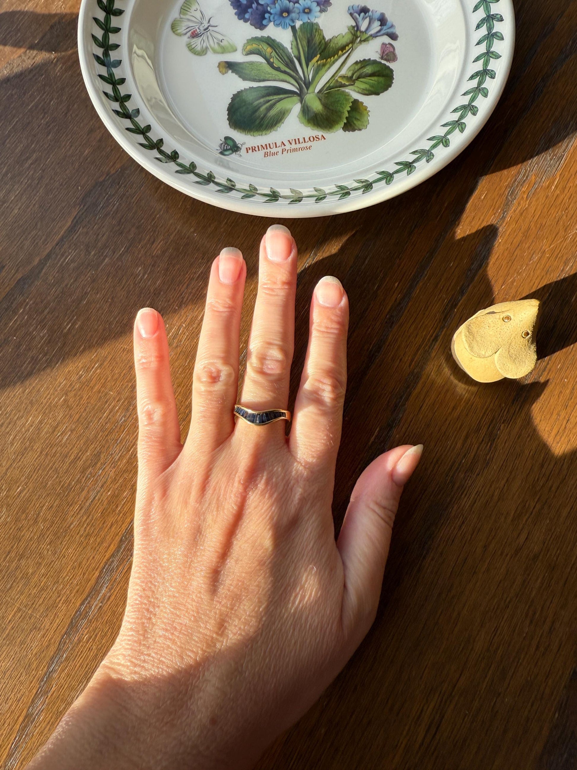 Chevron TIARA Tapered Baguette Trapezoid Cut Natural SAPPHIRES Blue Green Shimmer Vintage V Ring Stacker Wide Band Channel Set Chunky Gift