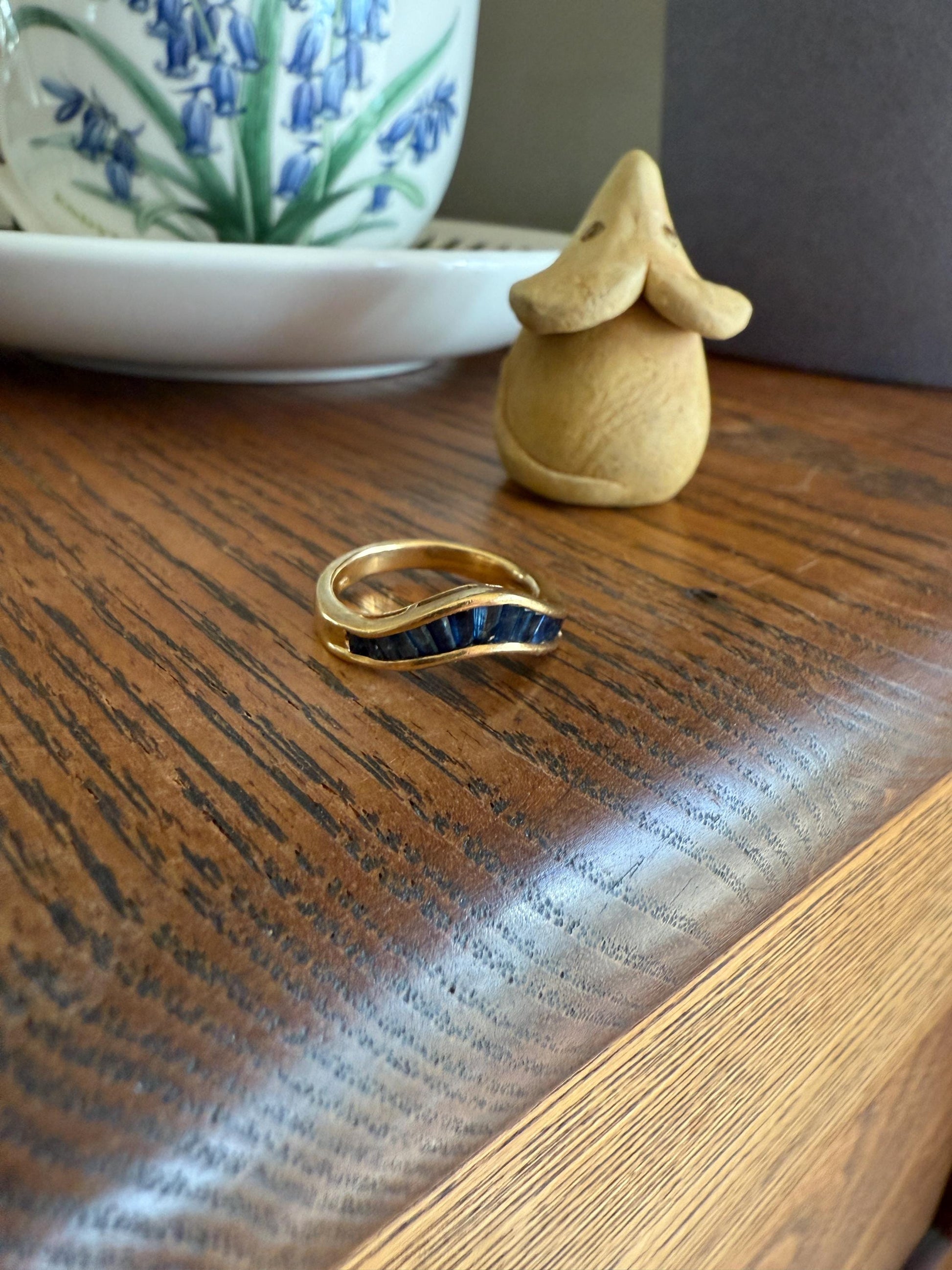 Chevron TIARA Tapered Baguette Trapezoid Cut Natural SAPPHIRES Blue Green Shimmer Vintage V Ring Stacker Wide Band Channel Set Chunky Gift