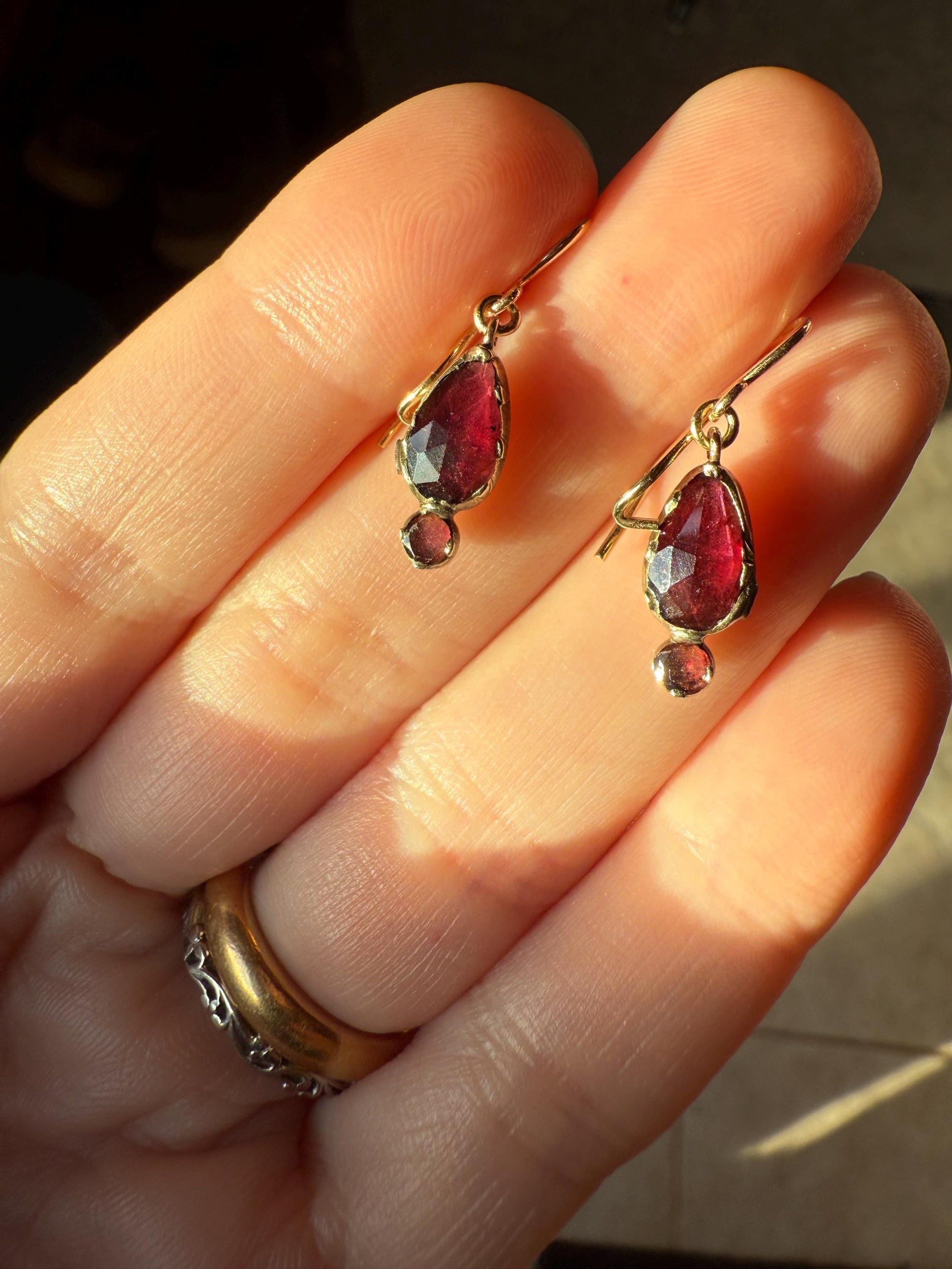 Teardrop Dangles Antique PERPIGNAN GARNET Earrings 18k Gold 14k Ear Wires French Dormouse Rose Cut Closed Back Almandine Glowing