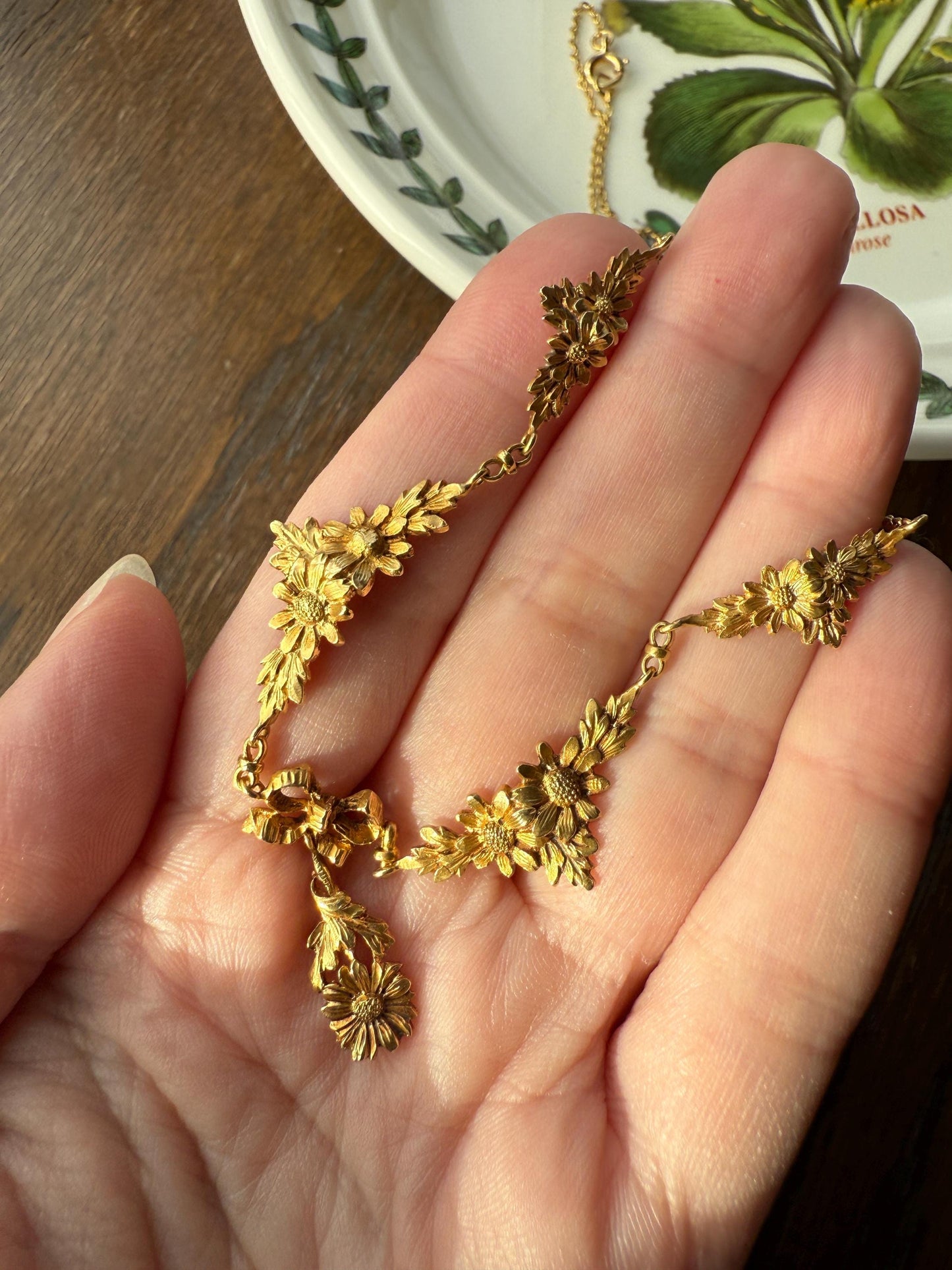 DAISY Garland Figural Chain French Art Nouveau Antique 8g 18k Gold Bow Necklace Drapery Collar Pendants Figural Floral Belle Epoque