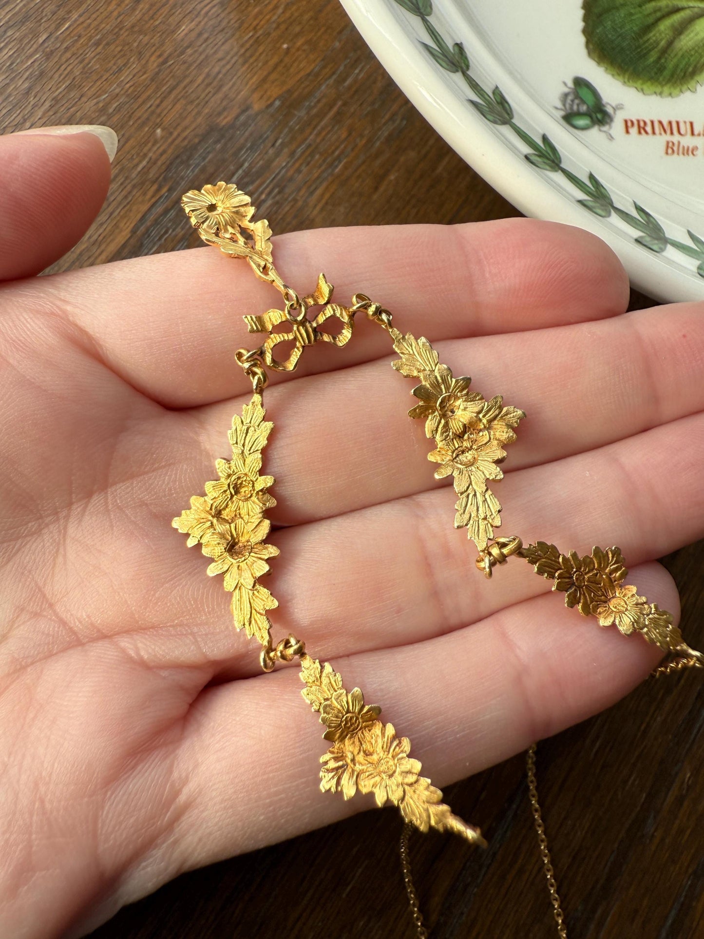 DAISY Garland Figural Chain French Art Nouveau Antique 8g 18k Gold Bow Necklace Drapery Collar Pendants Figural Floral Belle Epoque