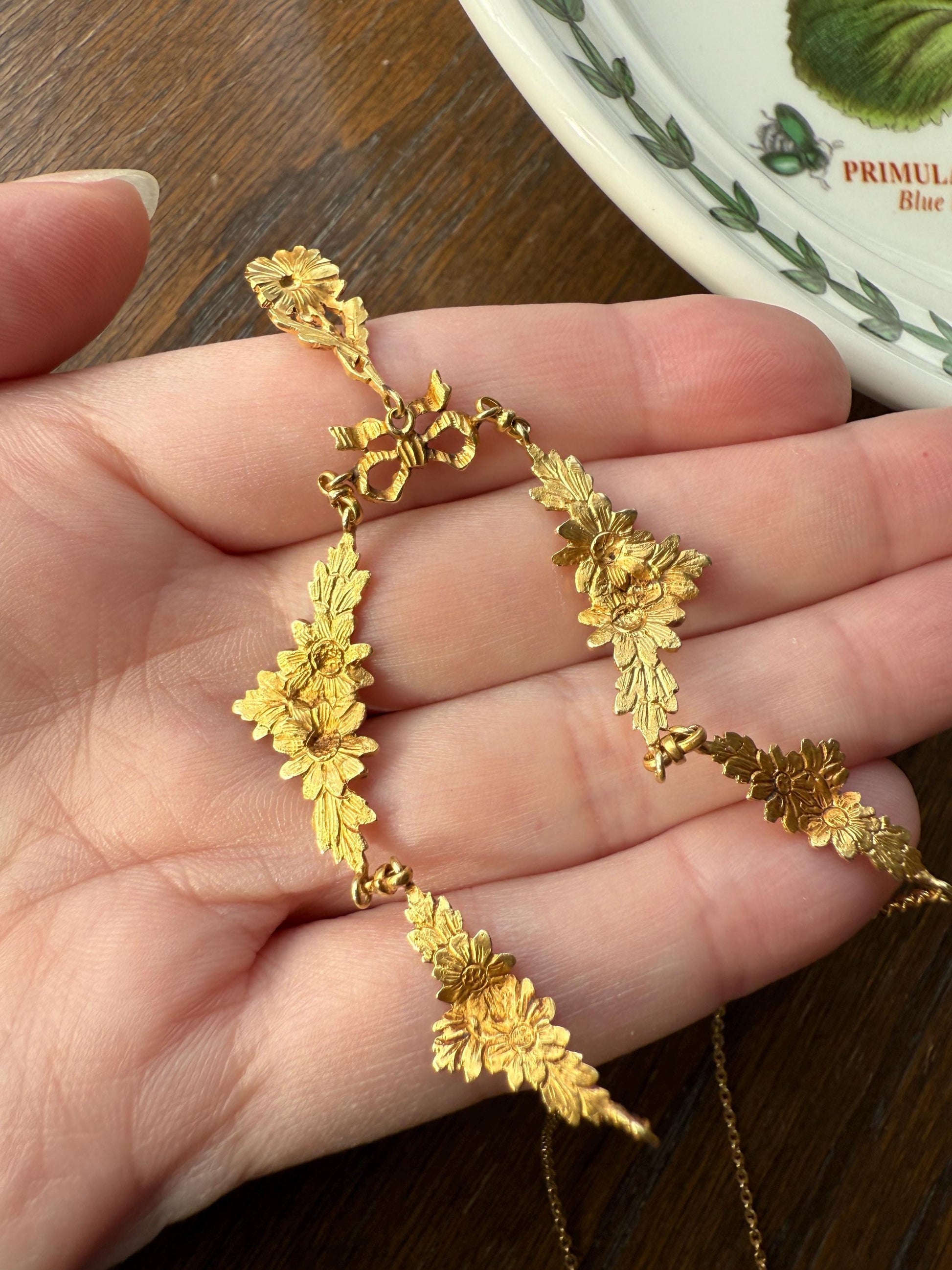 DAISY Garland Figural Chain French Art Nouveau Antique 8g 18k Gold Bow Necklace Drapery Collar Pendants Figural Floral Belle Epoque