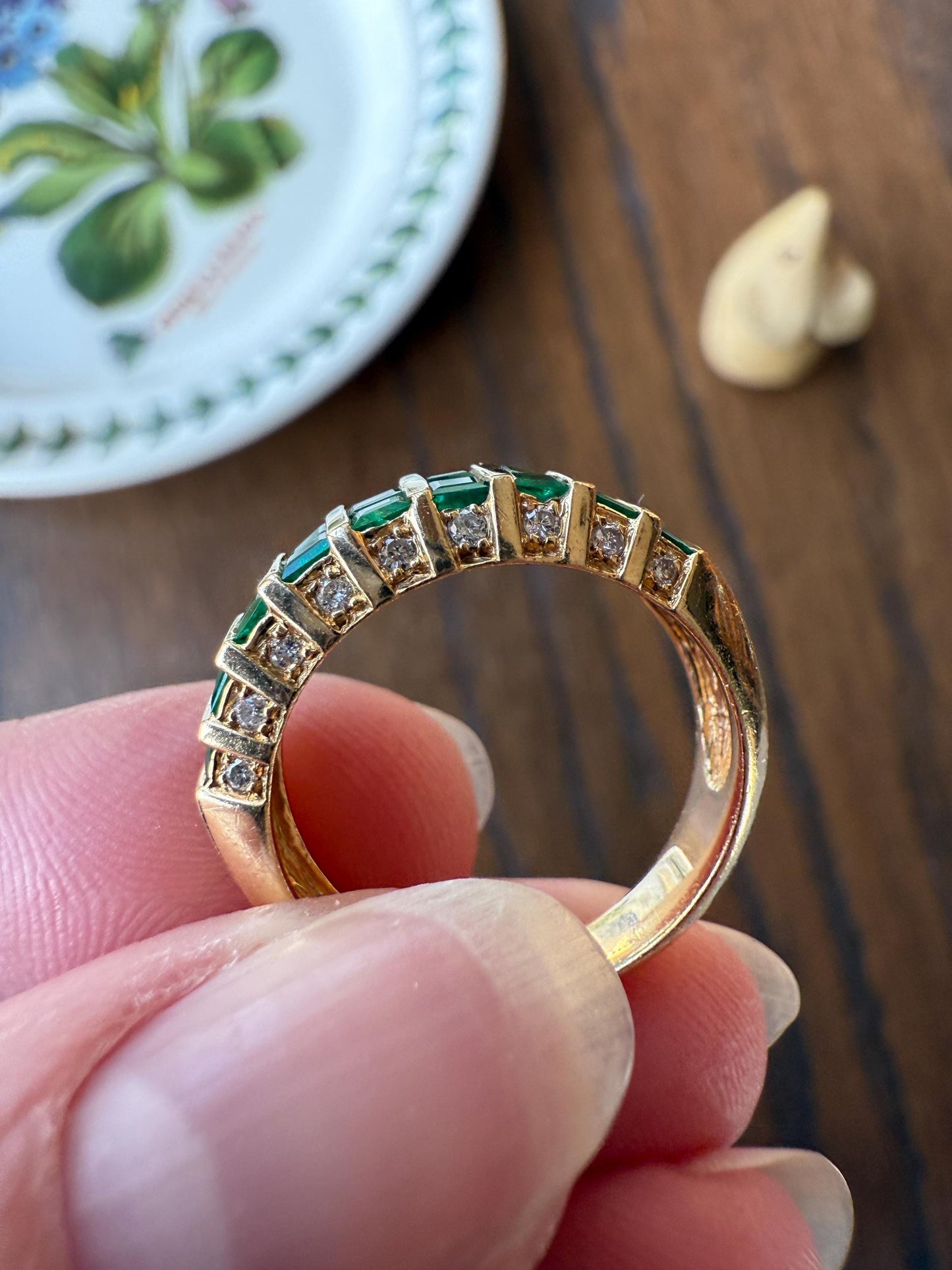 Vintage Square Cut Natural EMERALD Diamonds Edged BAND 14k Gold Solid Ring Retro Lined Stacker Crown Vibrant Green Sparkle