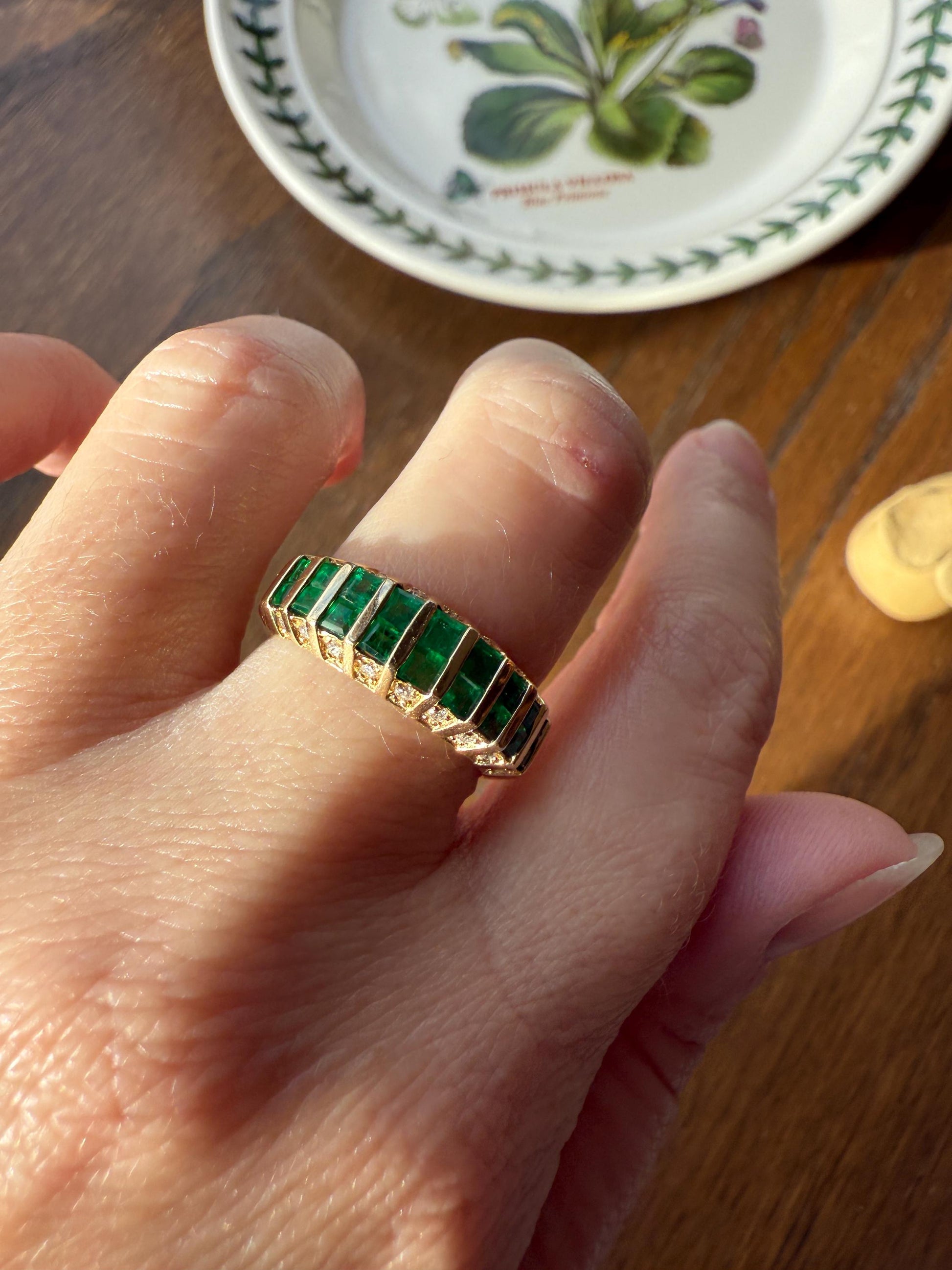 Vintage Square Cut Natural EMERALD Diamonds Edged BAND 14k Gold Solid Ring Retro Lined Stacker Crown Vibrant Green Sparkle