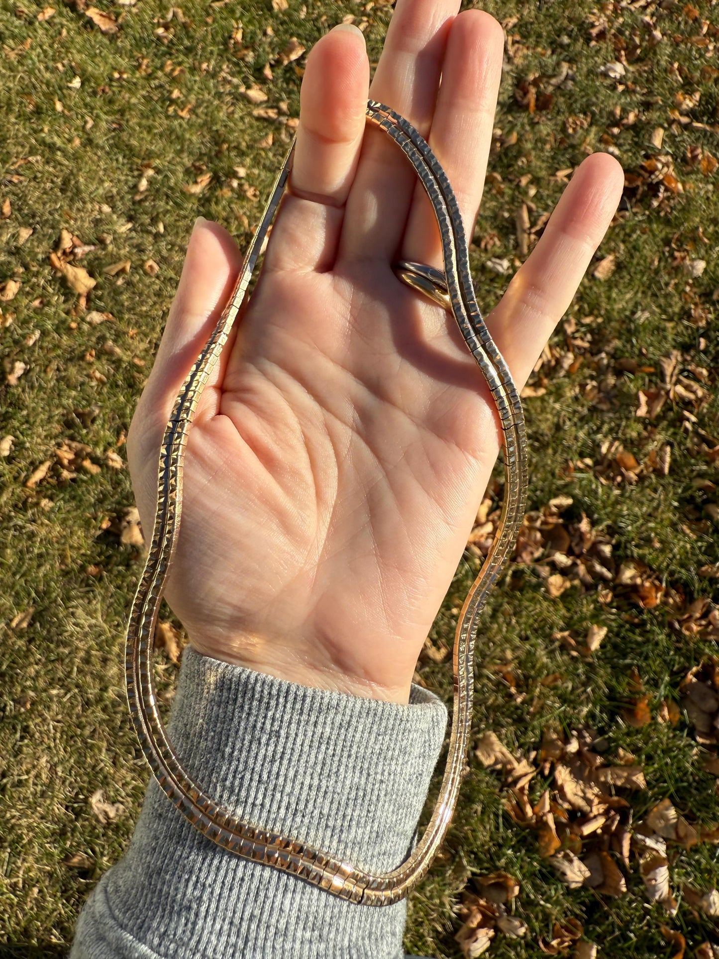 HEAVY Vintage c1963 Flat Omega CHAIN Necklace REVERSIBLE 33g 9k Gold Solid Shimmer Flat or Faceted Texture Glowing Linear Link Panels Retro