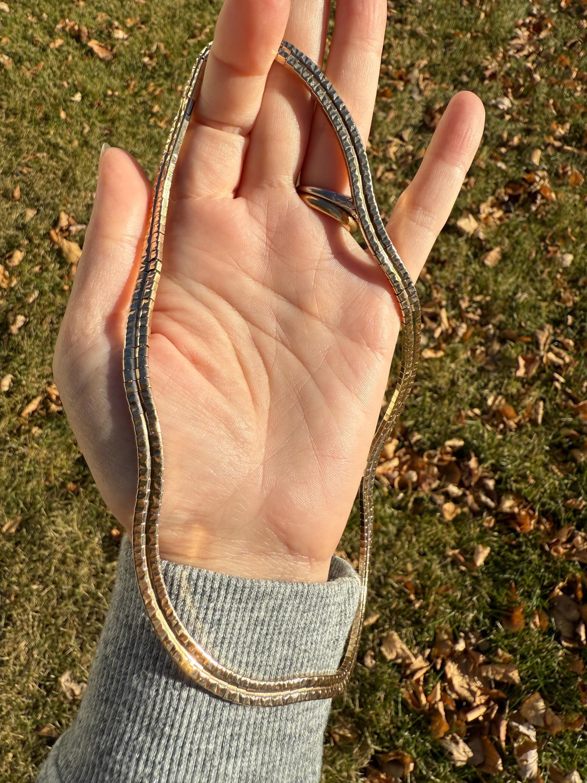 HEAVY Vintage c1963 Flat Omega CHAIN Necklace REVERSIBLE 33g 9k Gold Solid Shimmer Flat or Faceted Texture Glowing Linear Link Panels Retro