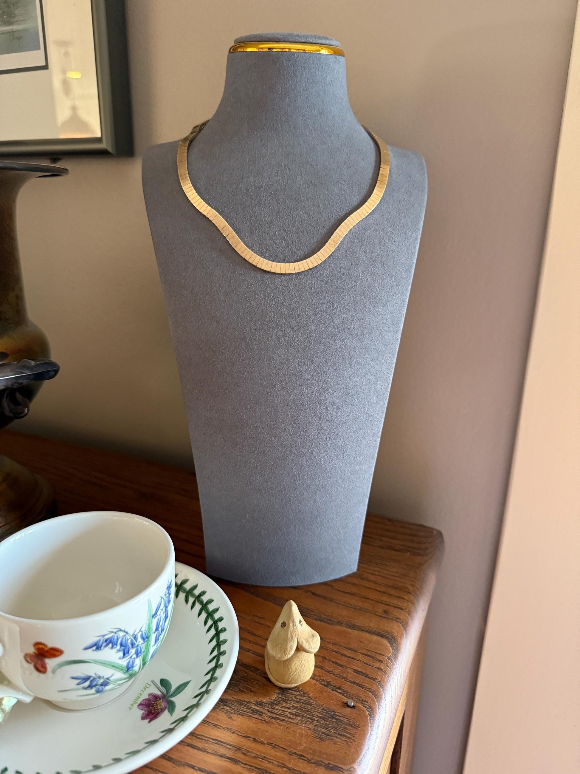 HEAVY Vintage c1963 Flat Omega CHAIN Necklace REVERSIBLE 33g 9k Gold Solid Shimmer Flat or Faceted Texture Glowing Linear Link Panels Retro