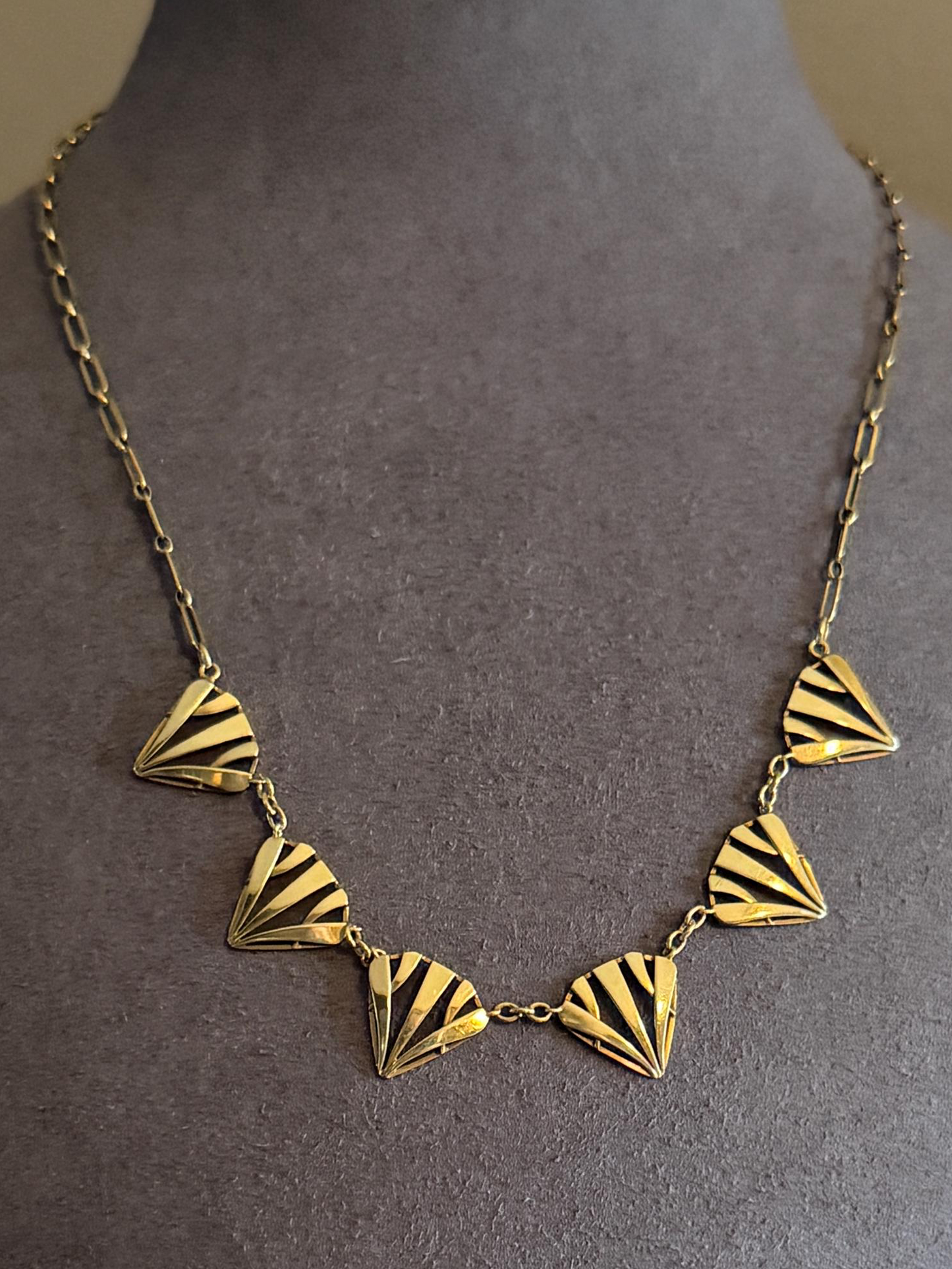 Fan Geometric French Antique 7.2g 18k Gold Necklace Drapery Paperclip Chain Collar Pendant Figural Architectural Geometric Fanned